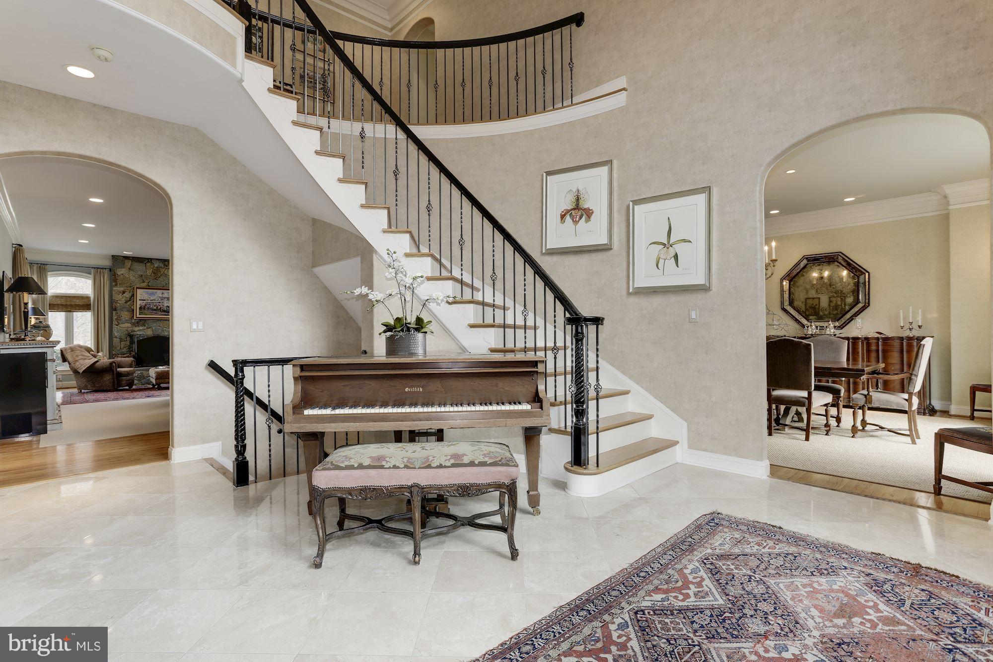 POTOMAC OUTSIDE - Residential