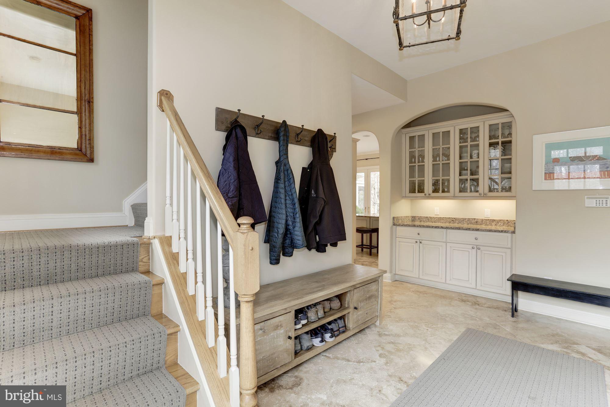 POTOMAC OUTSIDE - Residential