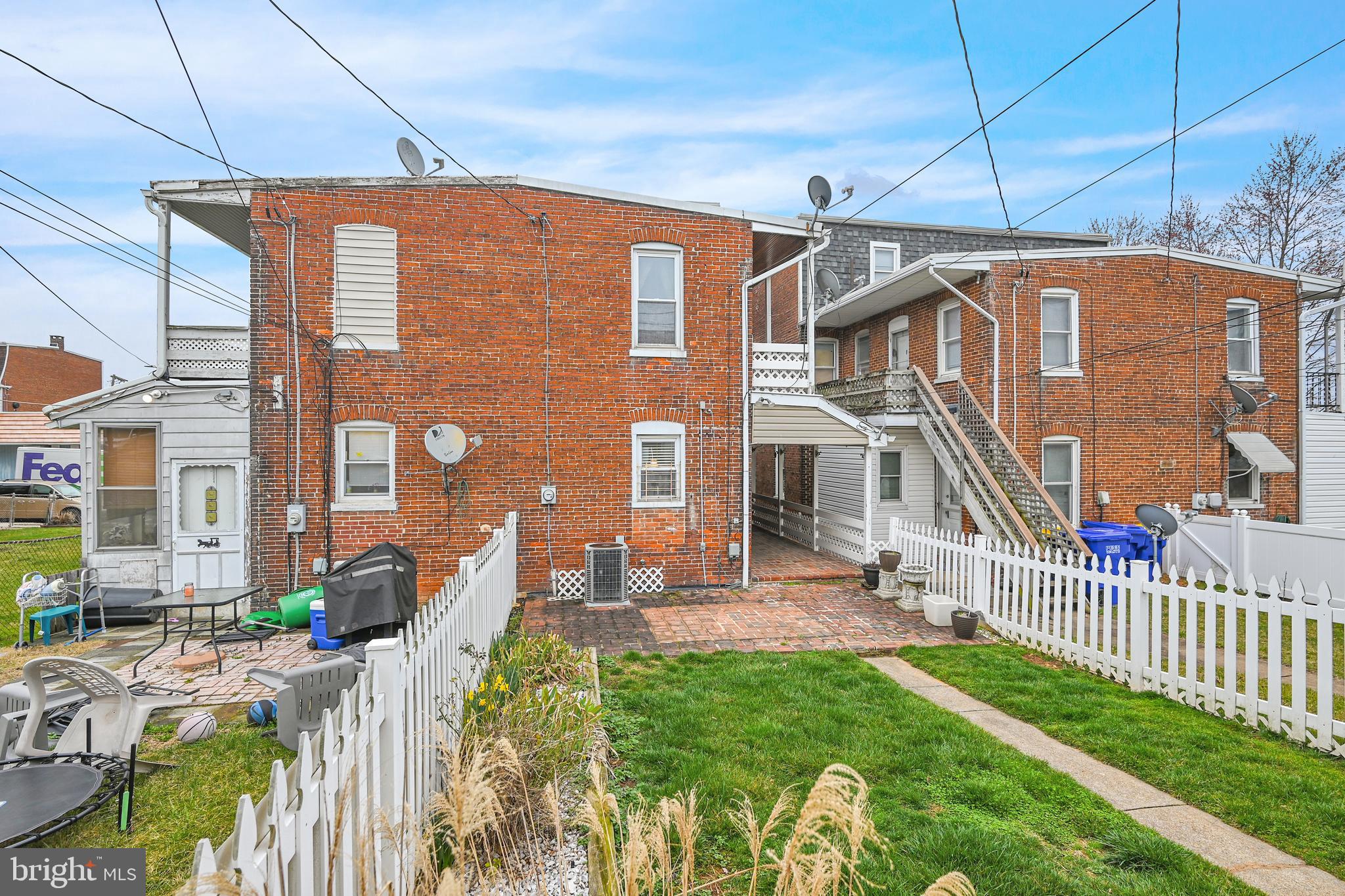 NORTH YORK BORO - Residential