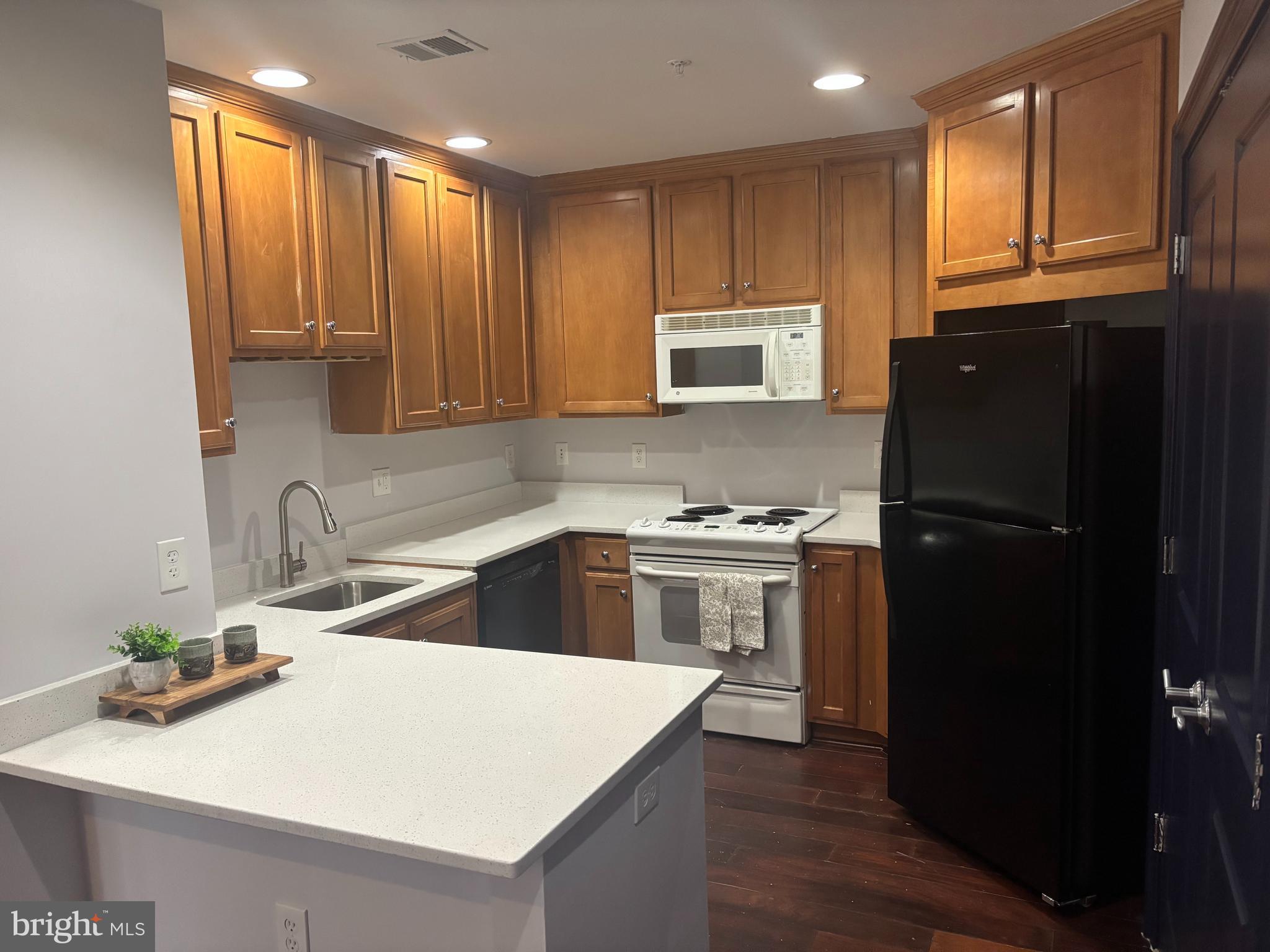 MONROE AT VIRGINIA SQUARE - Residential