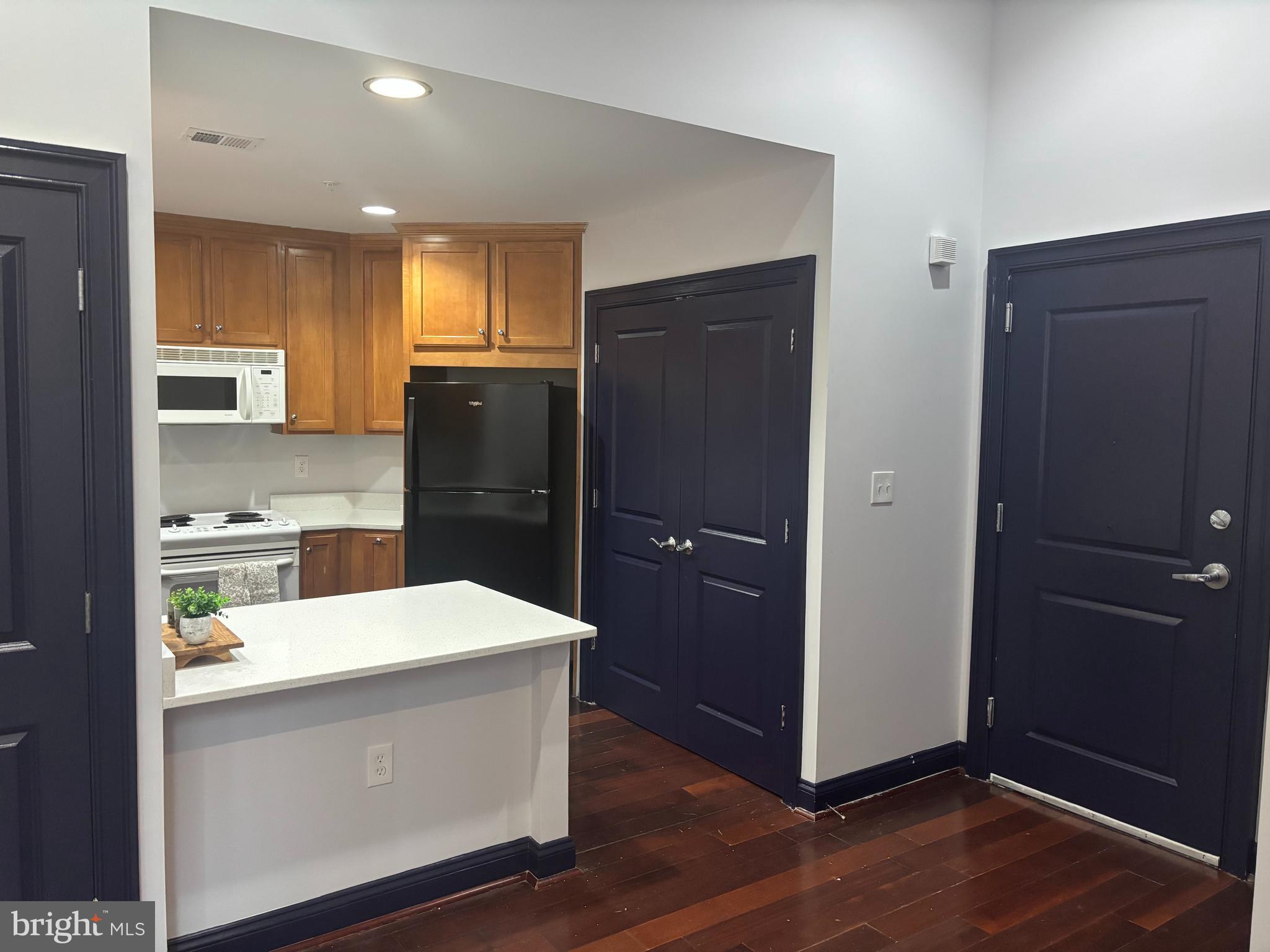 MONROE AT VIRGINIA SQUARE - Residential