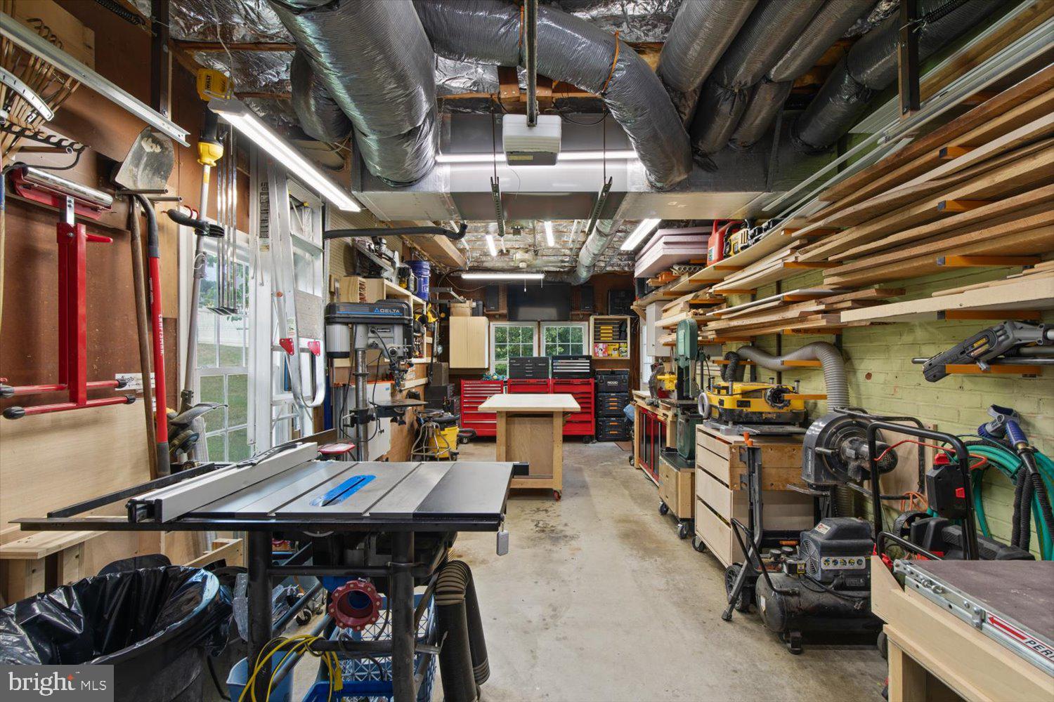 ABBEYVILLE MANOR - Residential