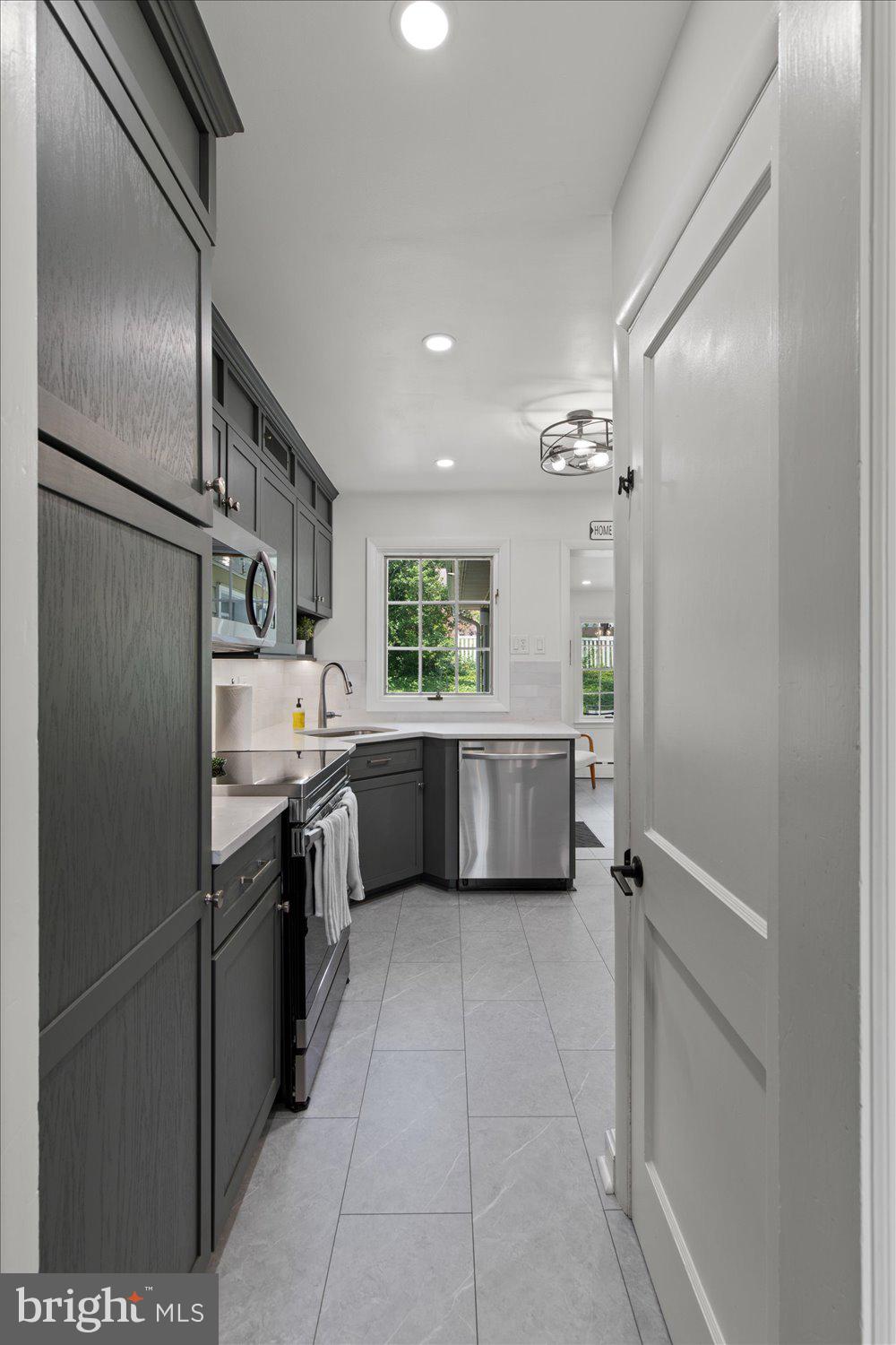 ABBEYVILLE MANOR - Residential