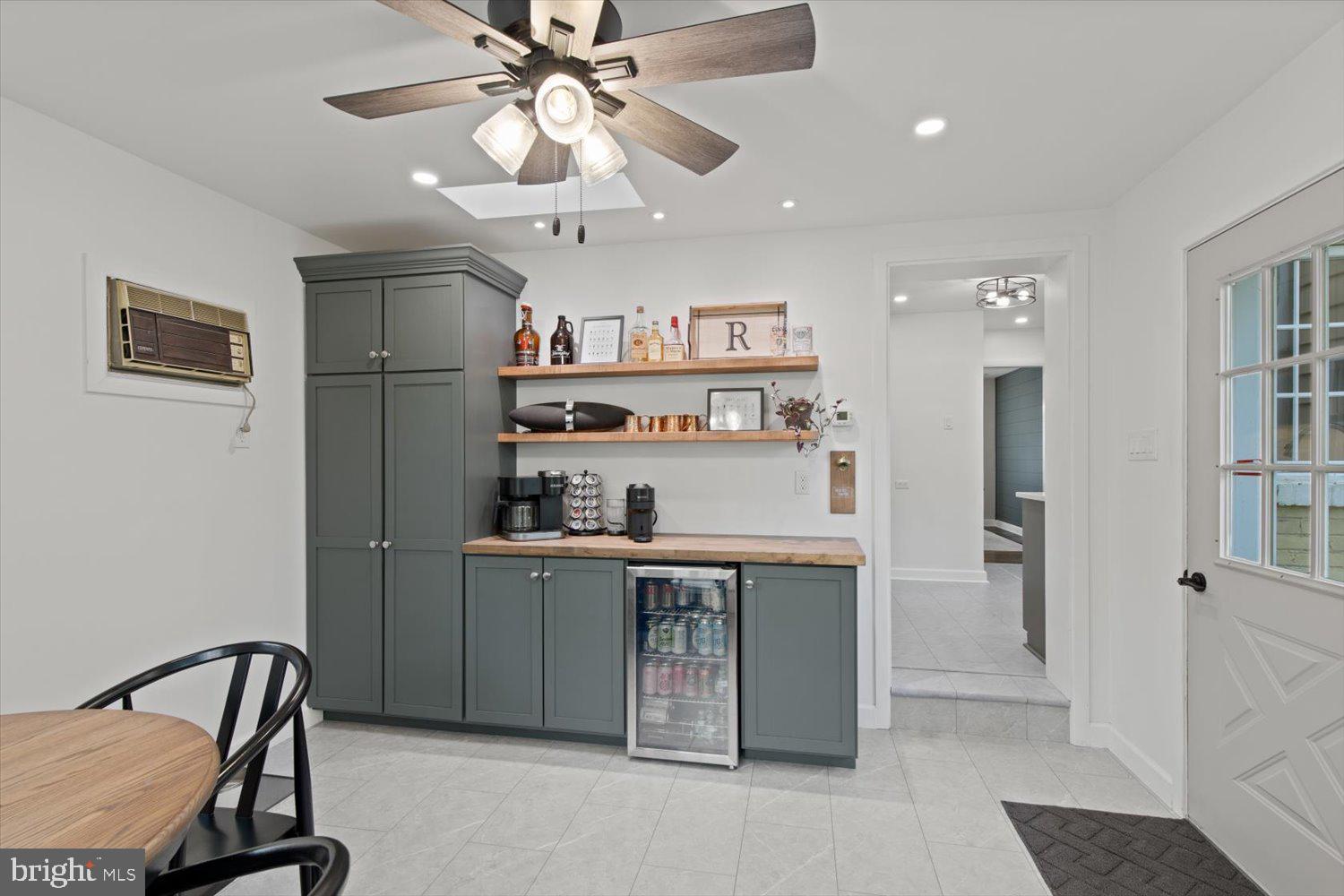 ABBEYVILLE MANOR - Residential