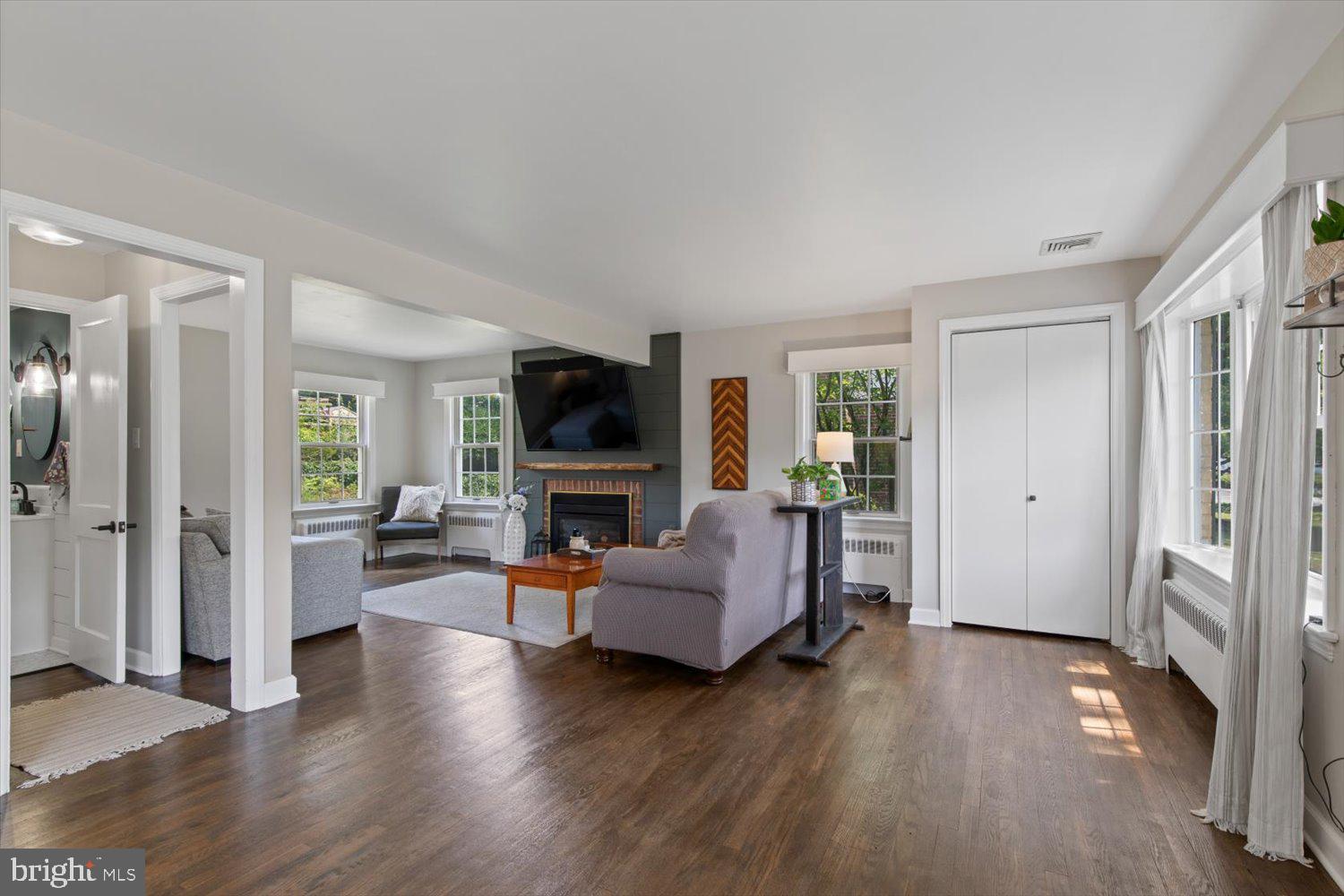 ABBEYVILLE MANOR - Residential