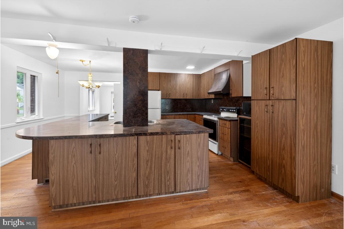 CONN AVE HILLS - Residential