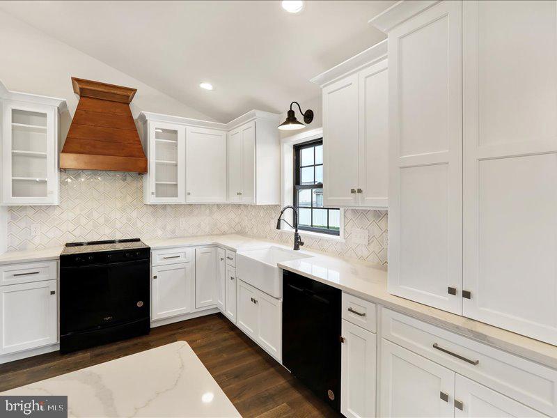 THE ESTATES AT HEARTHSIDE - Residential