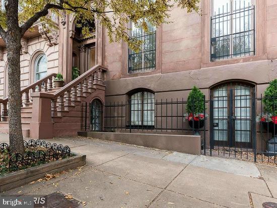 MOUNT VERNON PLACE HISTORIC DISTRICT - Residential