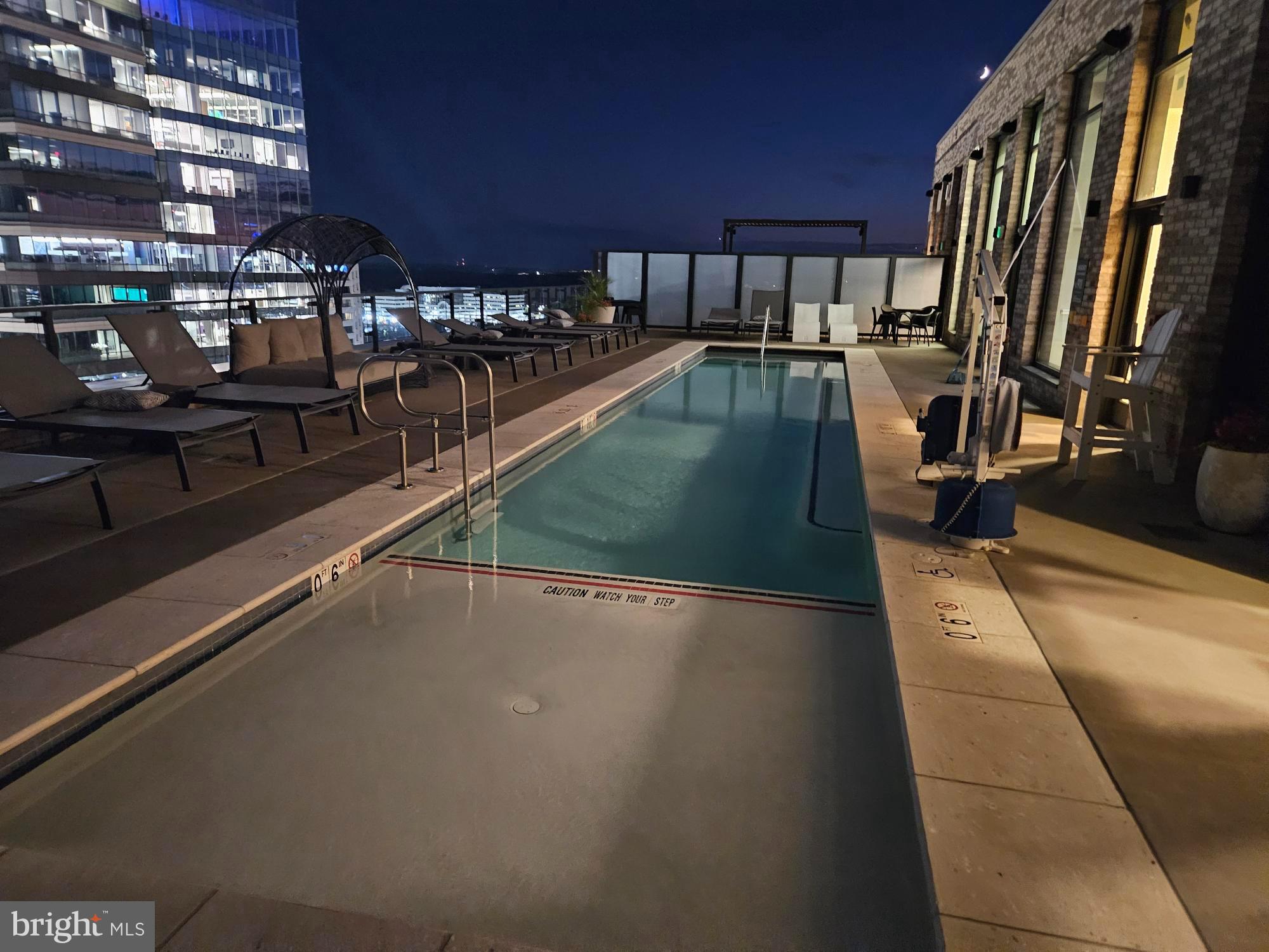 THE VERSE CONDO - Residential Lease