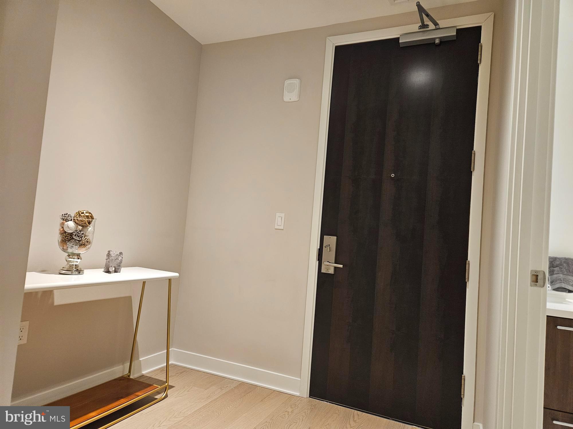 THE VERSE CONDO - Residential Lease