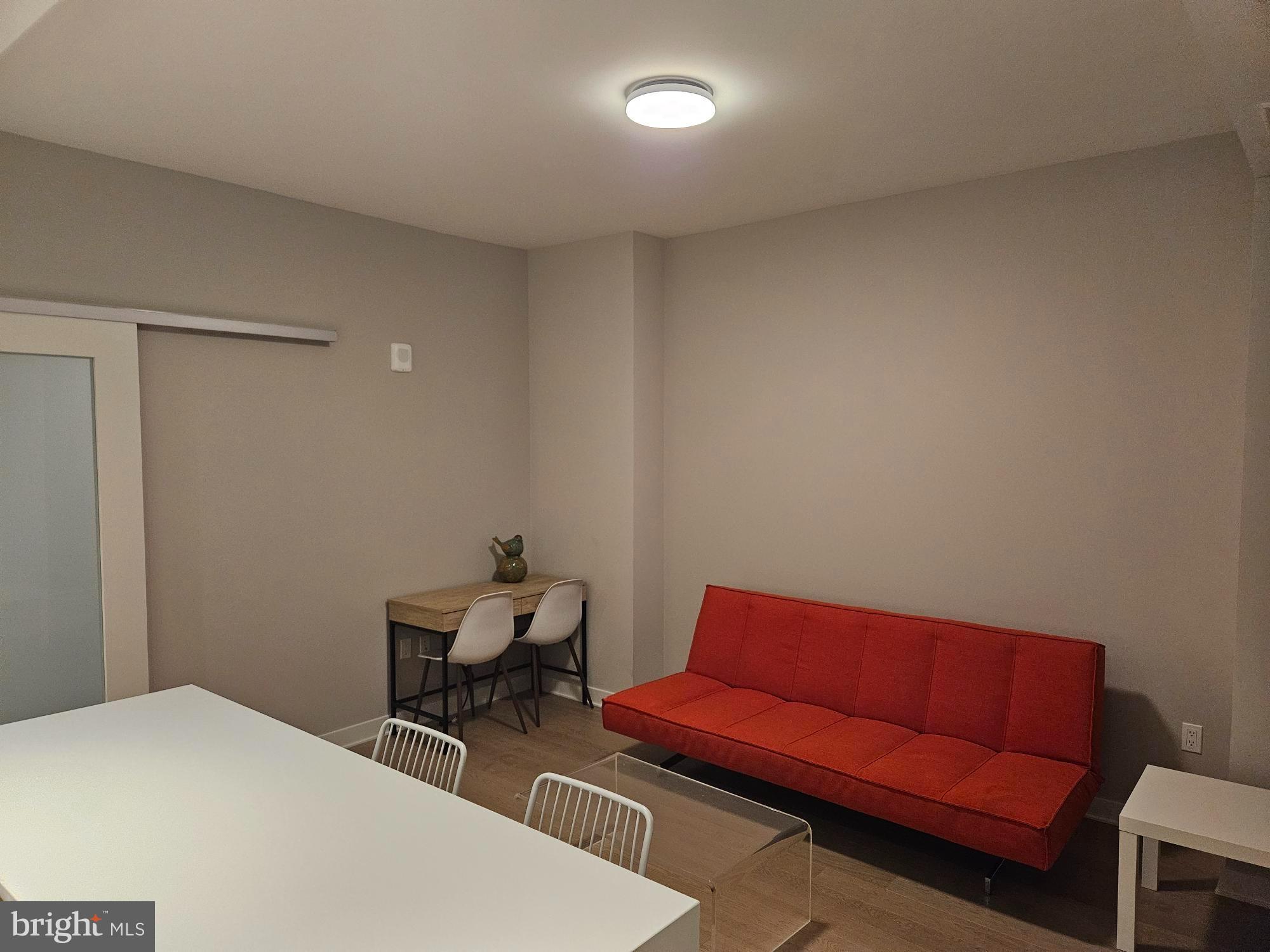 THE VERSE CONDO - Residential Lease