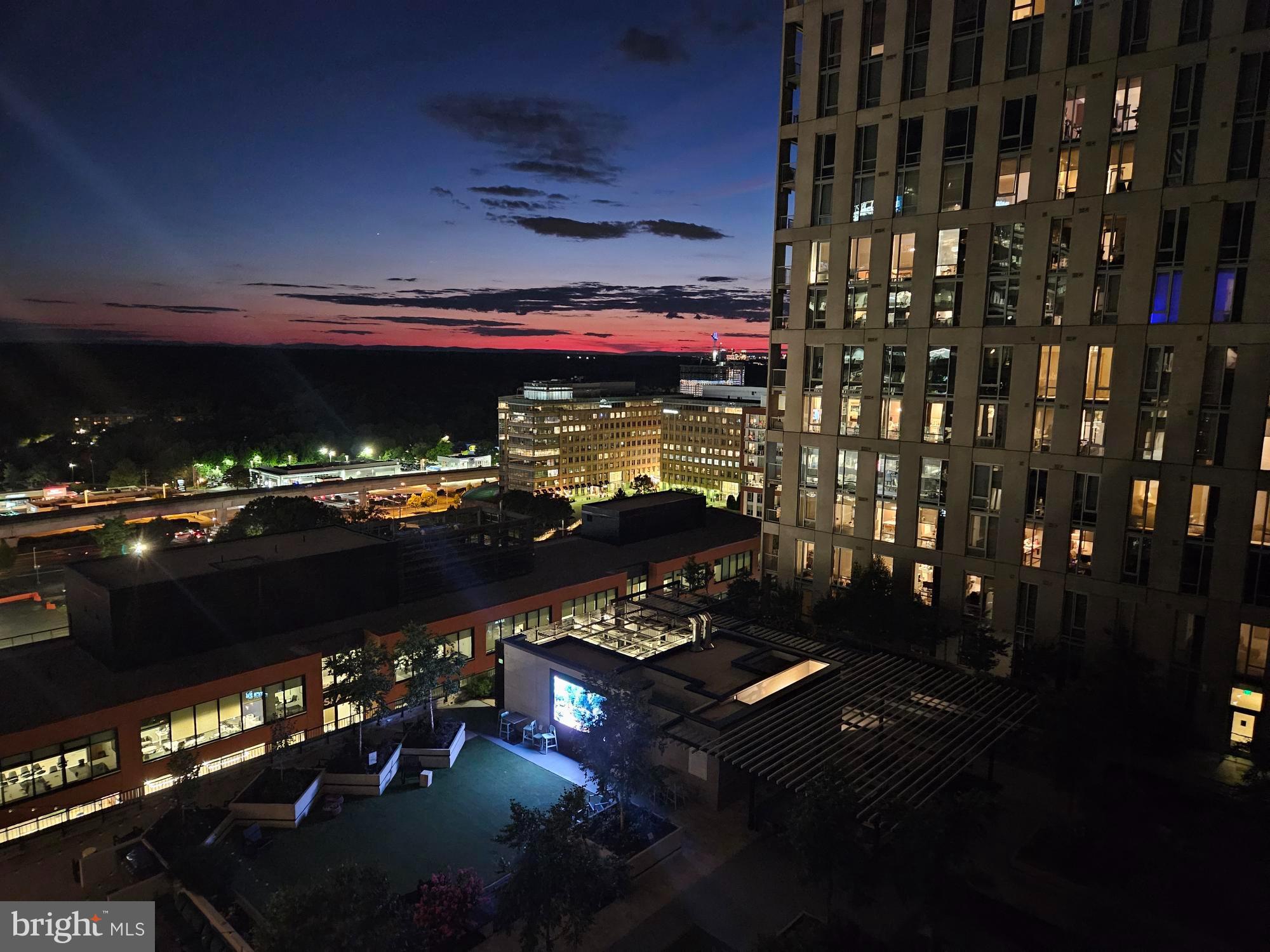 THE VERSE CONDO - Residential Lease