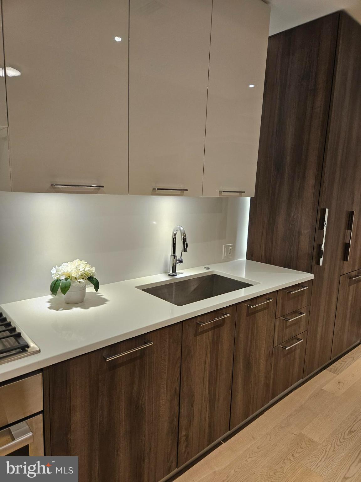 THE VERSE CONDO - Residential Lease