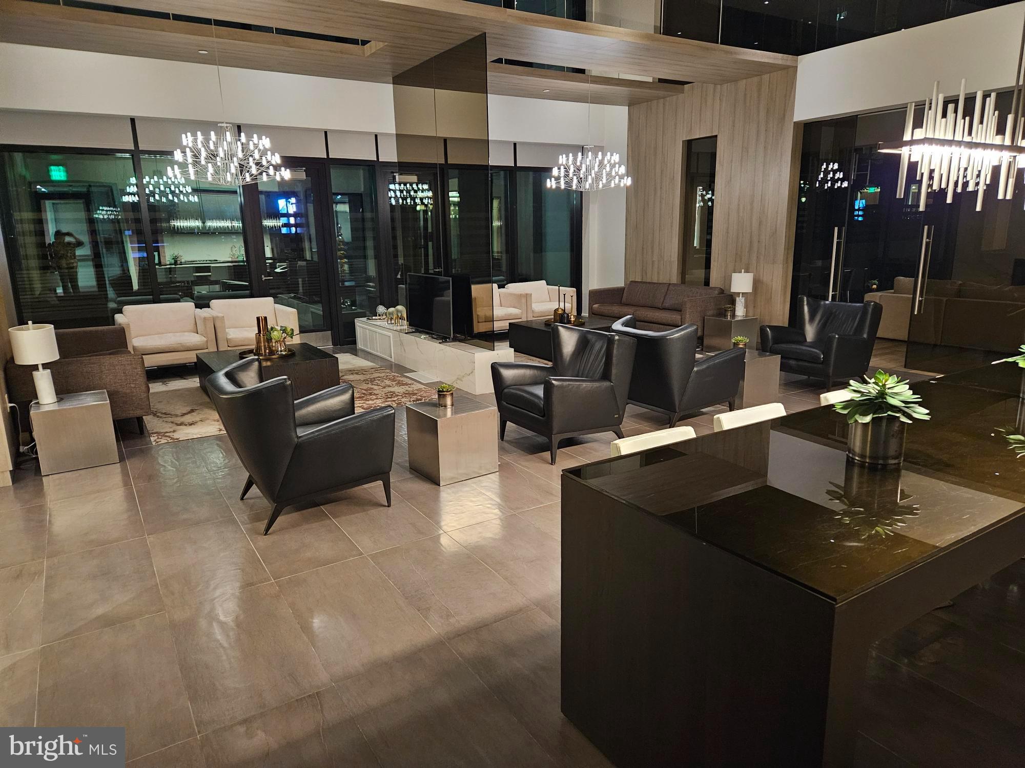 THE VERSE CONDO - Residential Lease