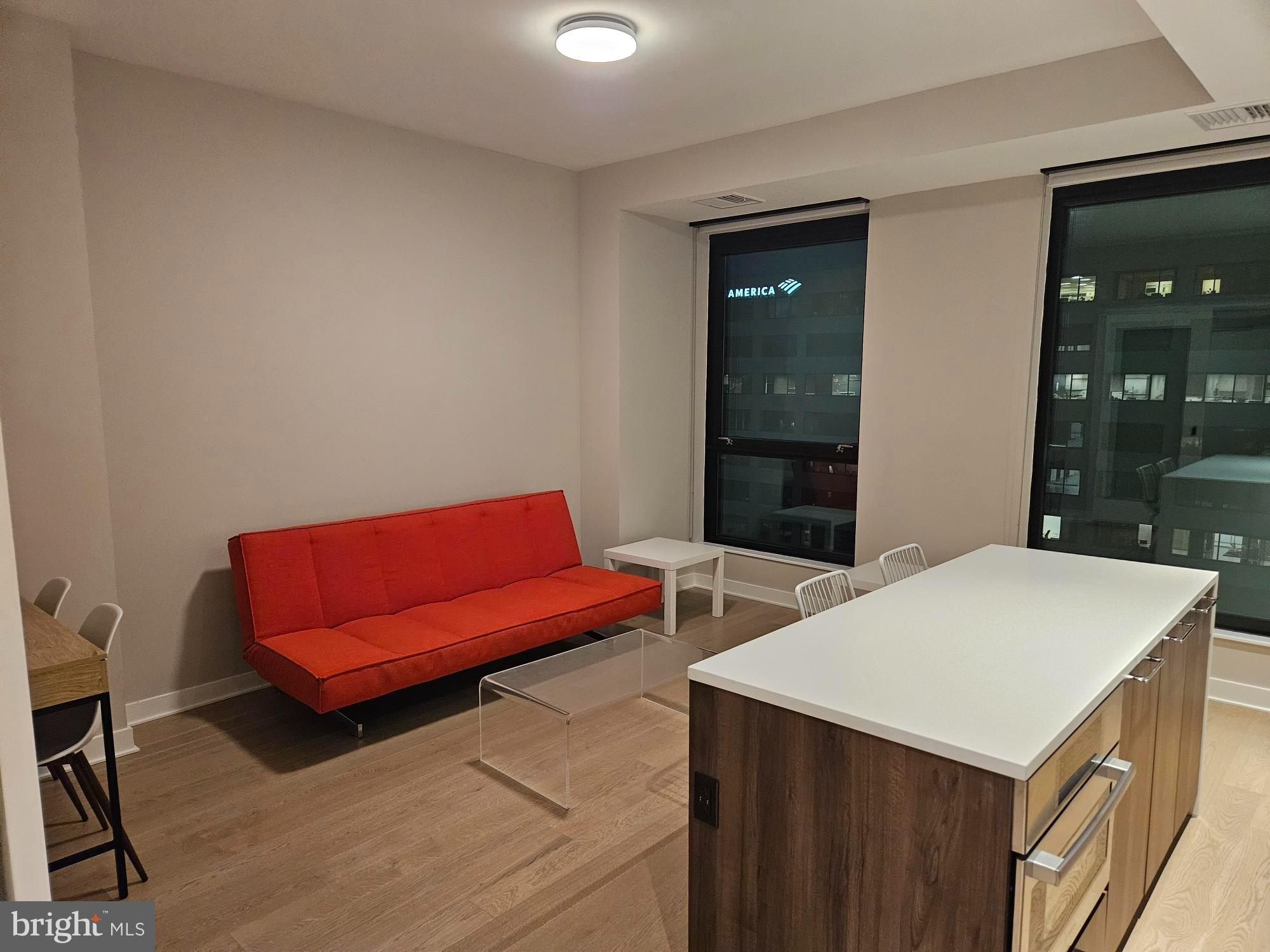 THE VERSE CONDO - Residential Lease