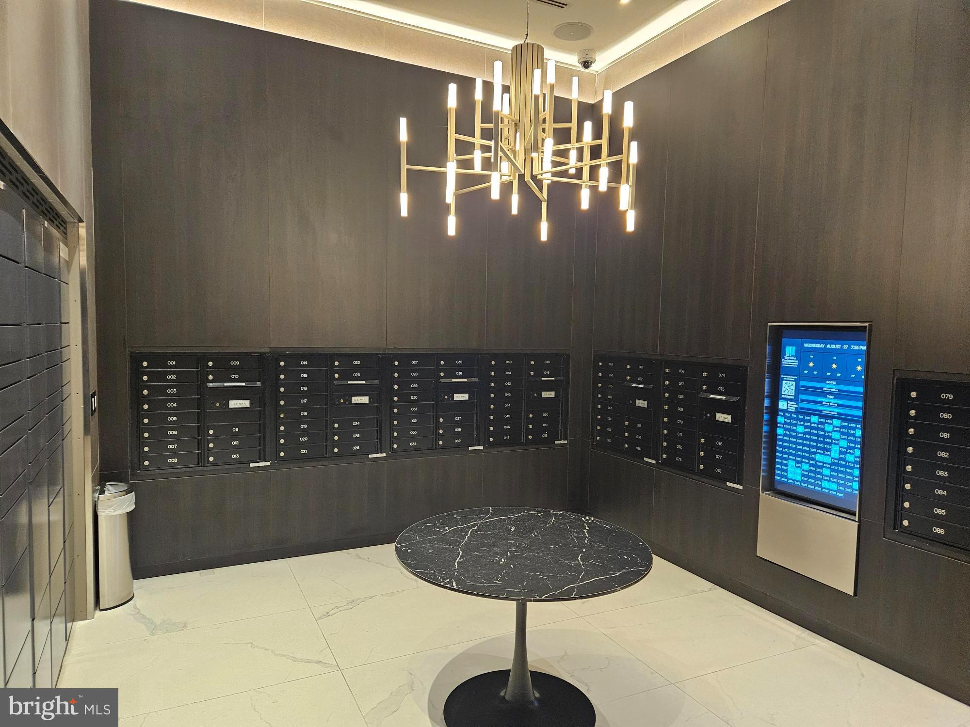 THE VERSE CONDO - Residential Lease