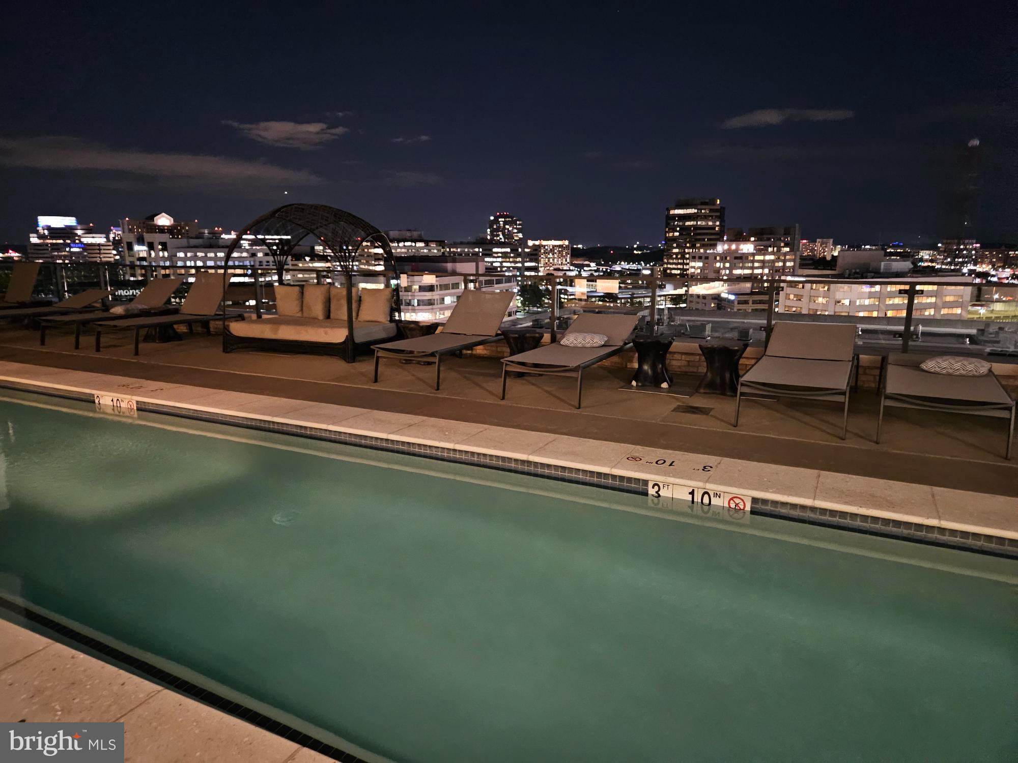 THE VERSE CONDO - Residential Lease