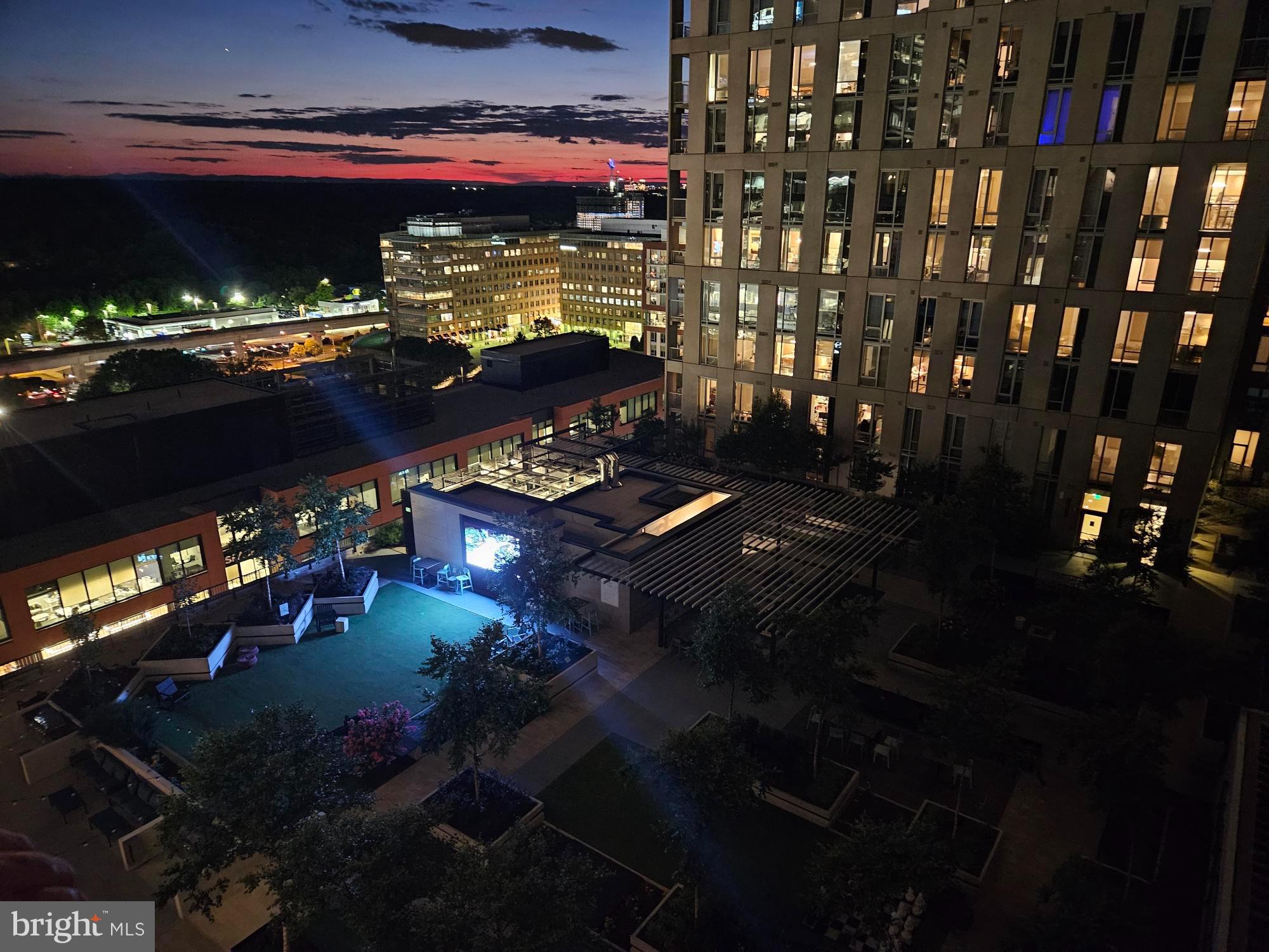 THE VERSE CONDO - Residential Lease