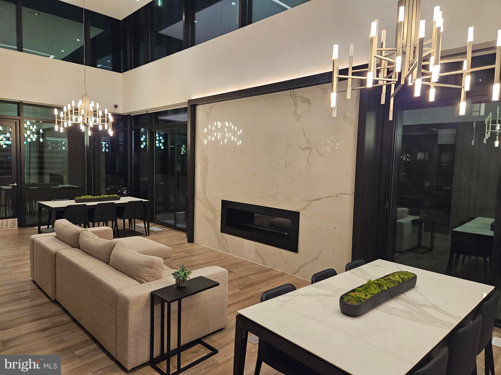 THE VERSE CONDO - Residential Lease