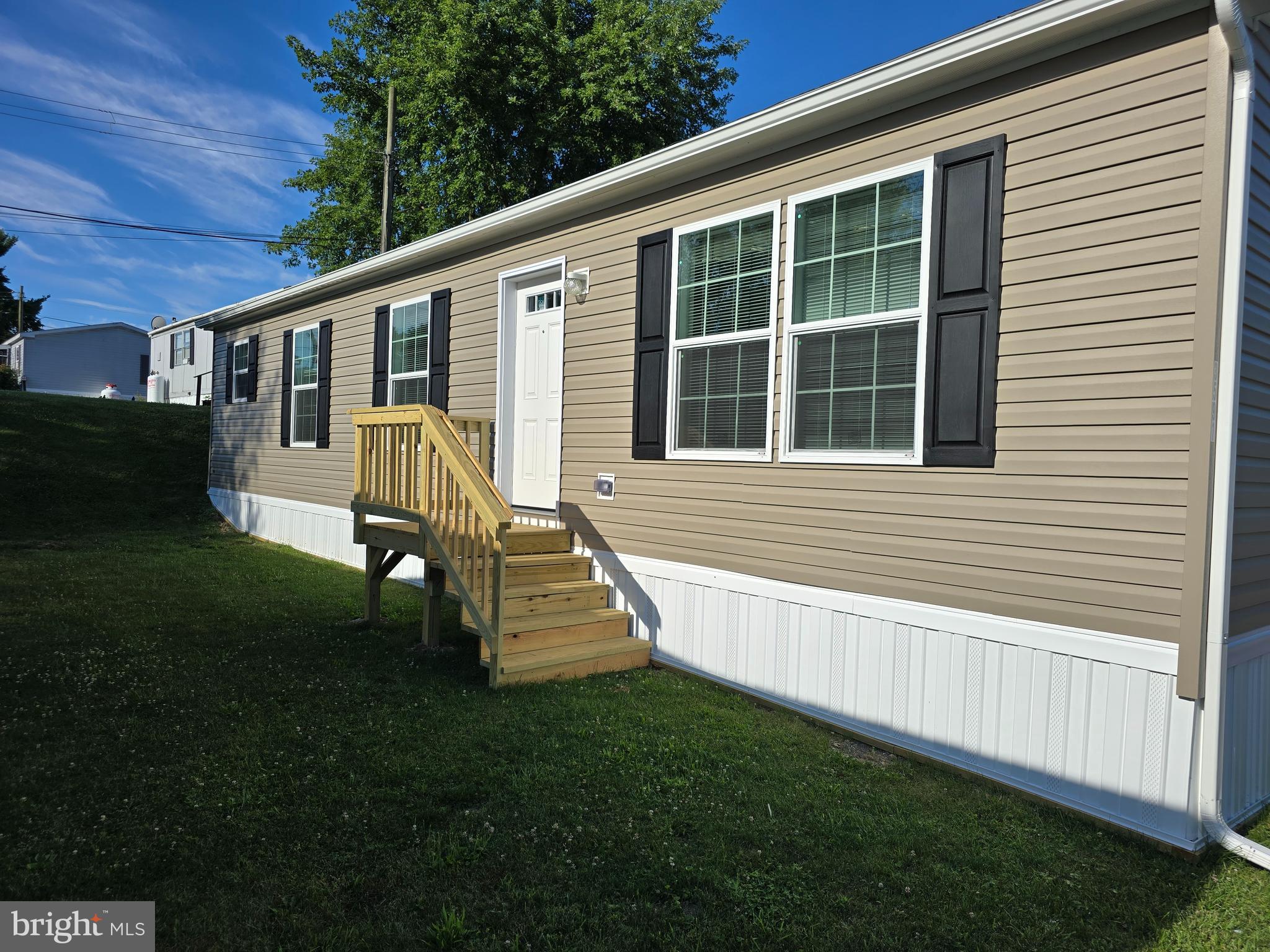 Beautiful brand new 2024 mobile home in Progress Ridge MHP featuring open floor plan, bright and spacious living room, large kitchen with all new appliances and plenty of cabinet space, 3 bedrooms and 2 full baths. Buyer must meet PMI approval. NO showings will be scheduled/approved without buyer loan pre-approval (if using financing to purchase). 2025 lot rent is $458, water is metered, sewer fee $42, trash fee $21.50 and storm water $7.06 per month.