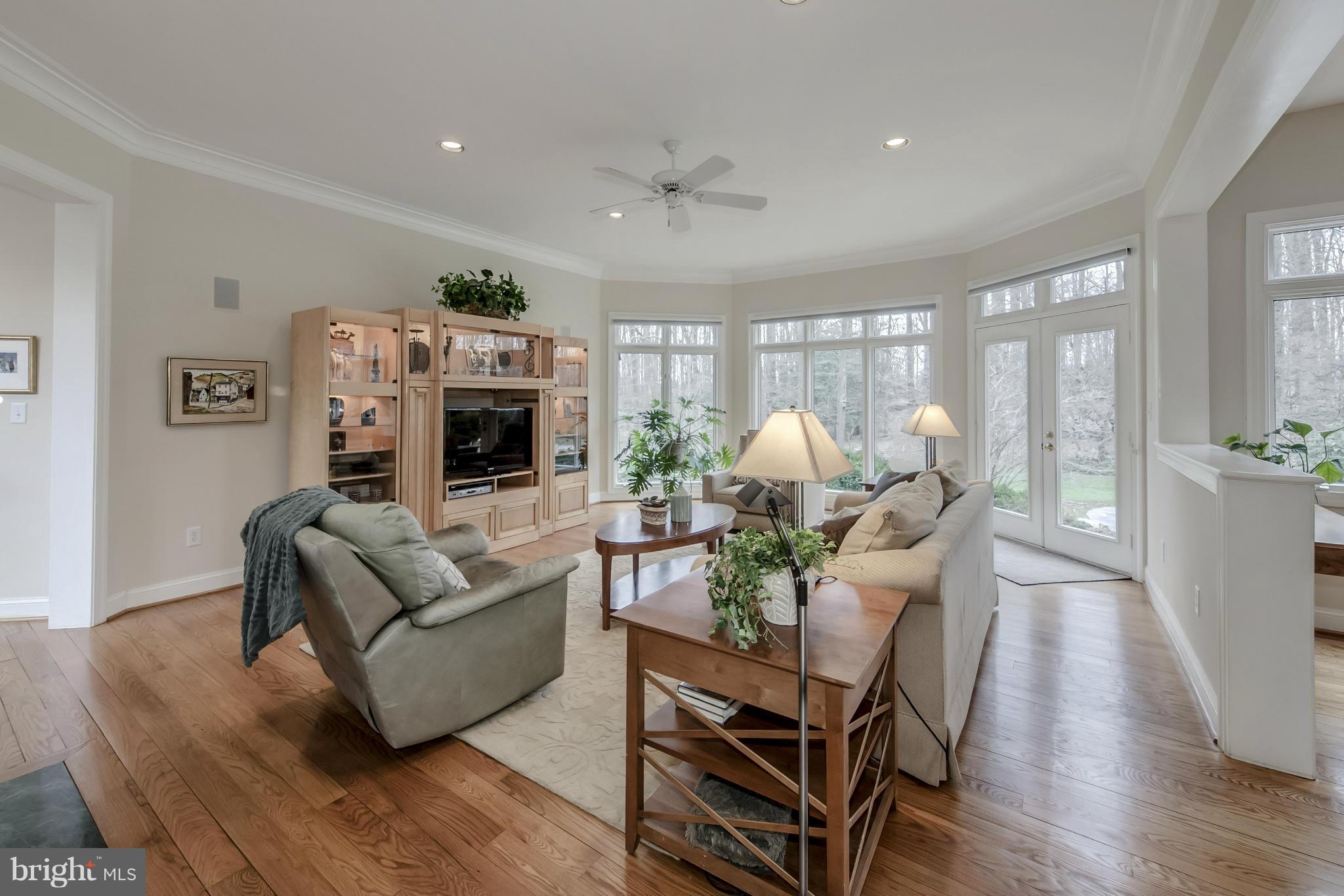 POTOMAC OUTSIDE - Residential