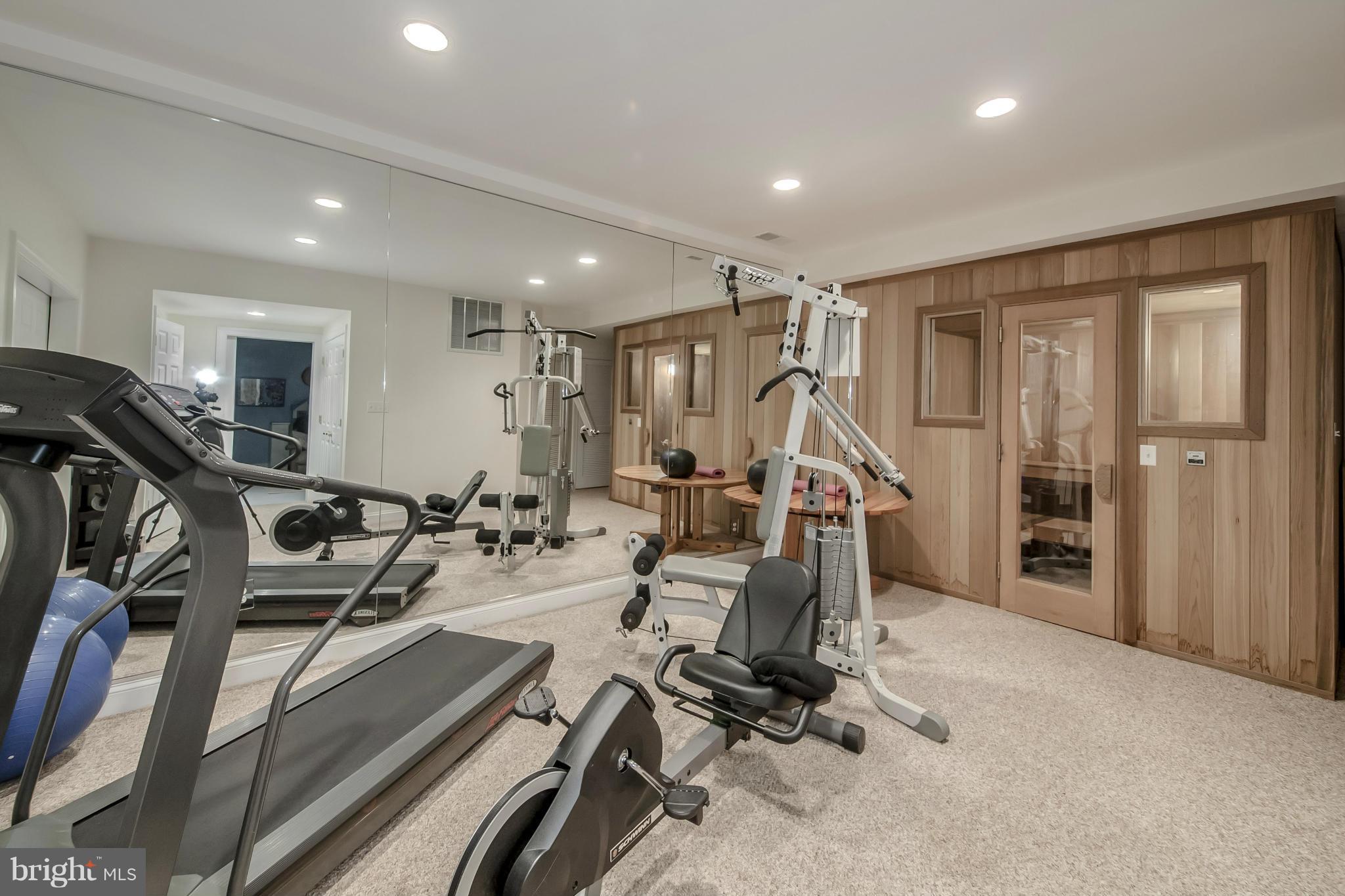 POTOMAC OUTSIDE - Residential