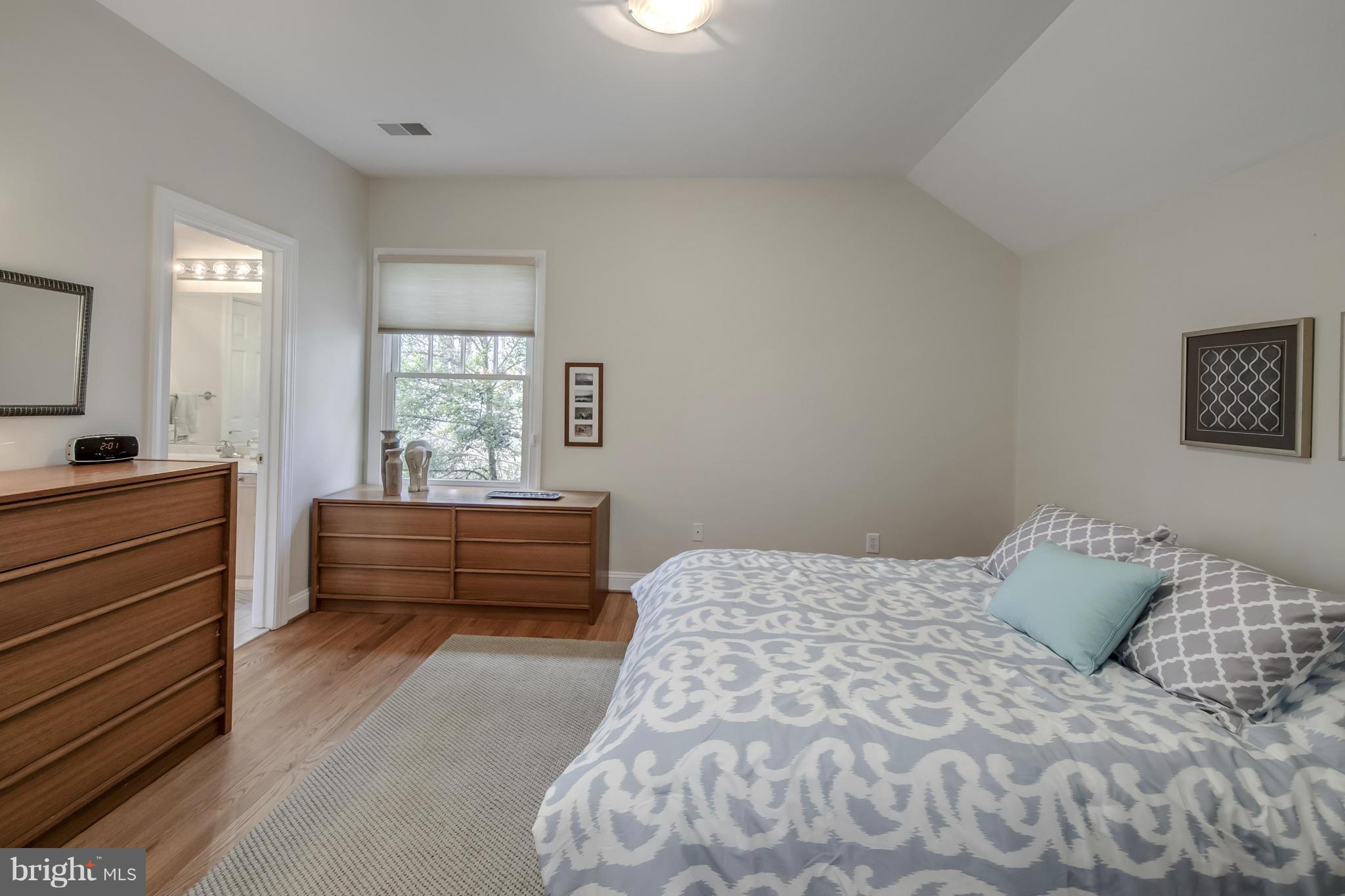 POTOMAC OUTSIDE - Residential