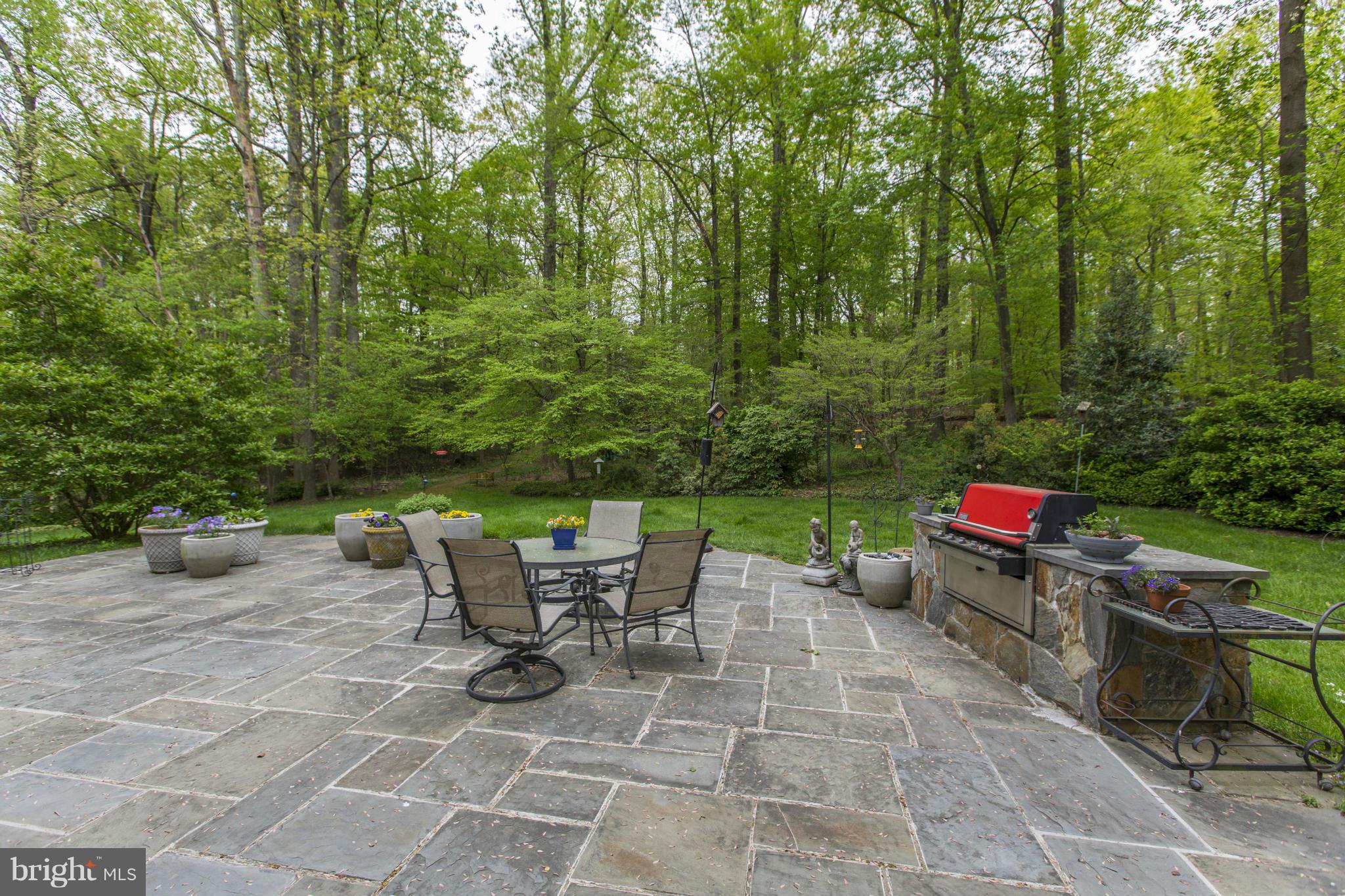 POTOMAC OUTSIDE - Residential