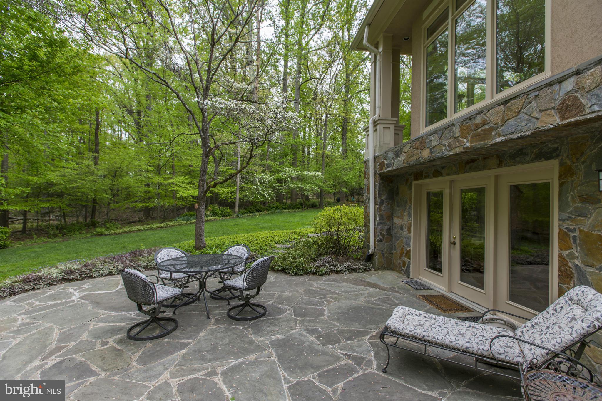 POTOMAC OUTSIDE - Residential
