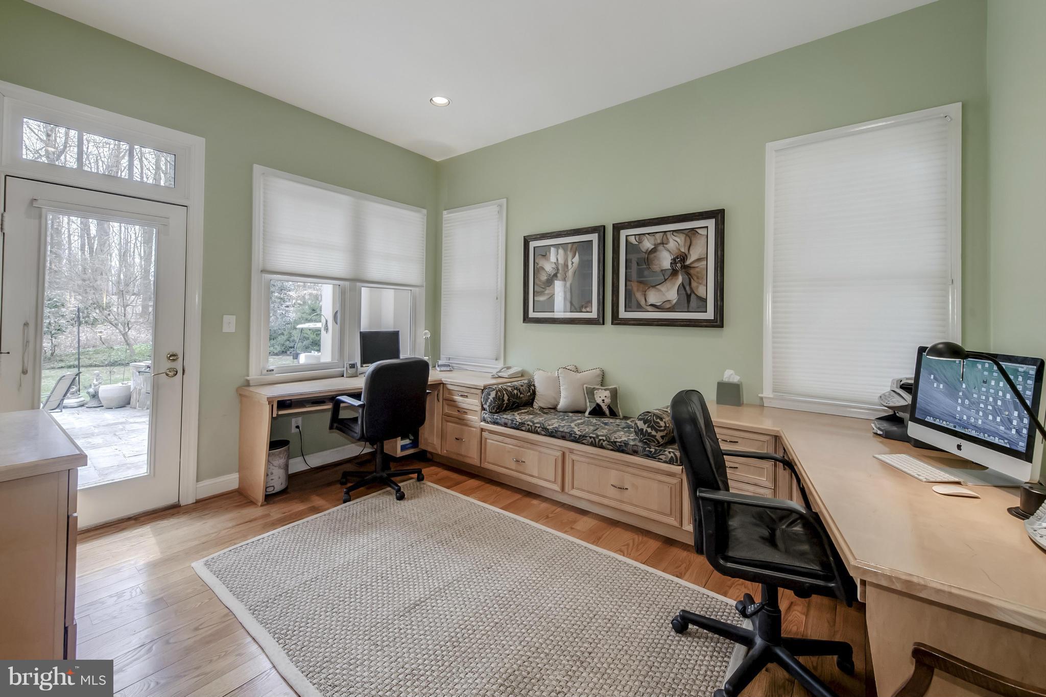 POTOMAC OUTSIDE - Residential