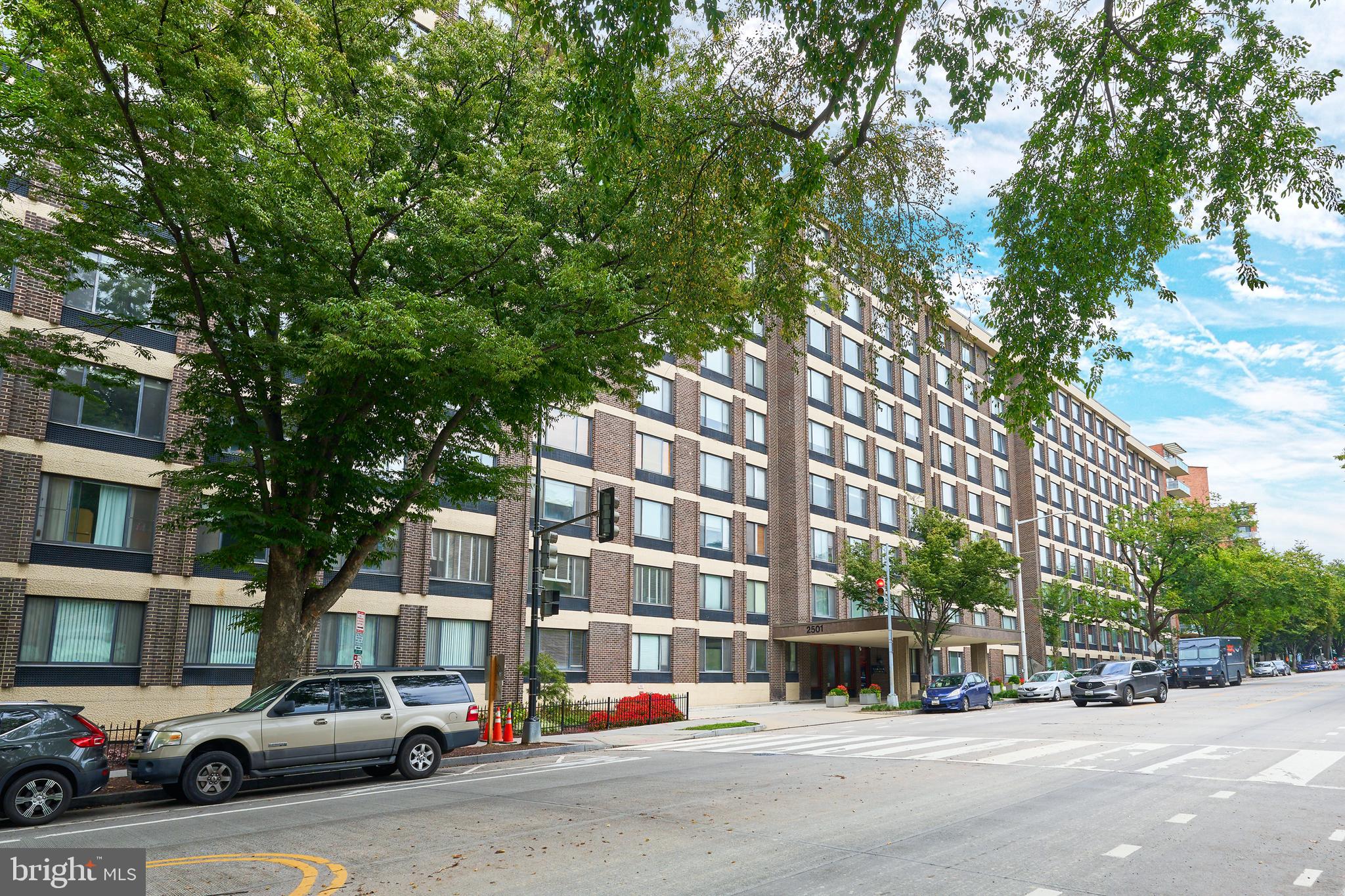 2501 CALVERT STREET NW 809