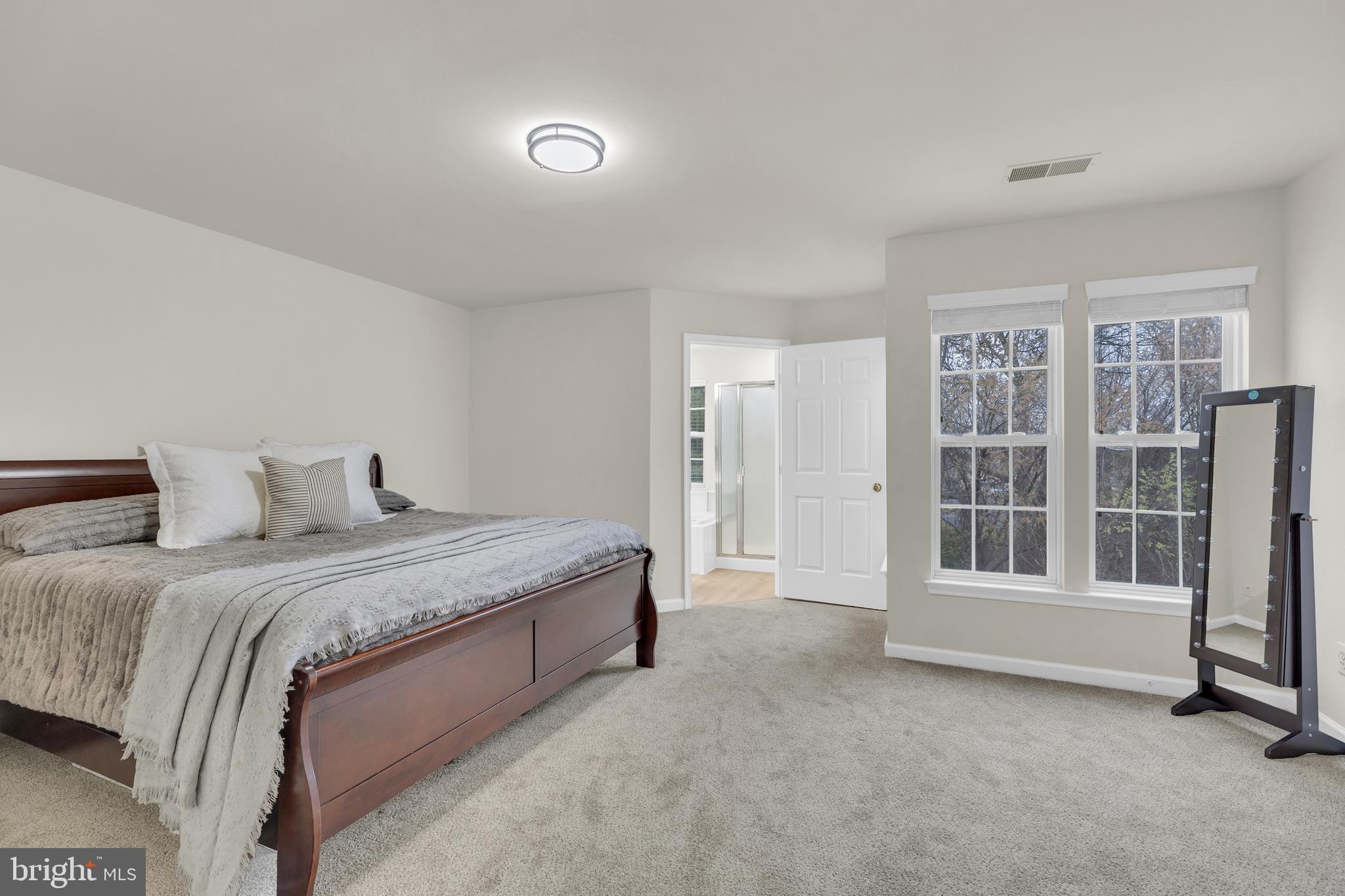 WELLESLEY - Residential