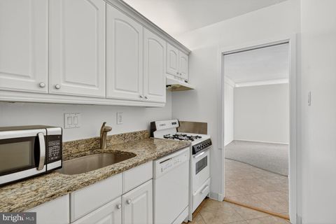 Photo of 4515 Willard Avenue #2320S, CHEVY CHASE, MD 20815 (MLS # MDMC2198526)