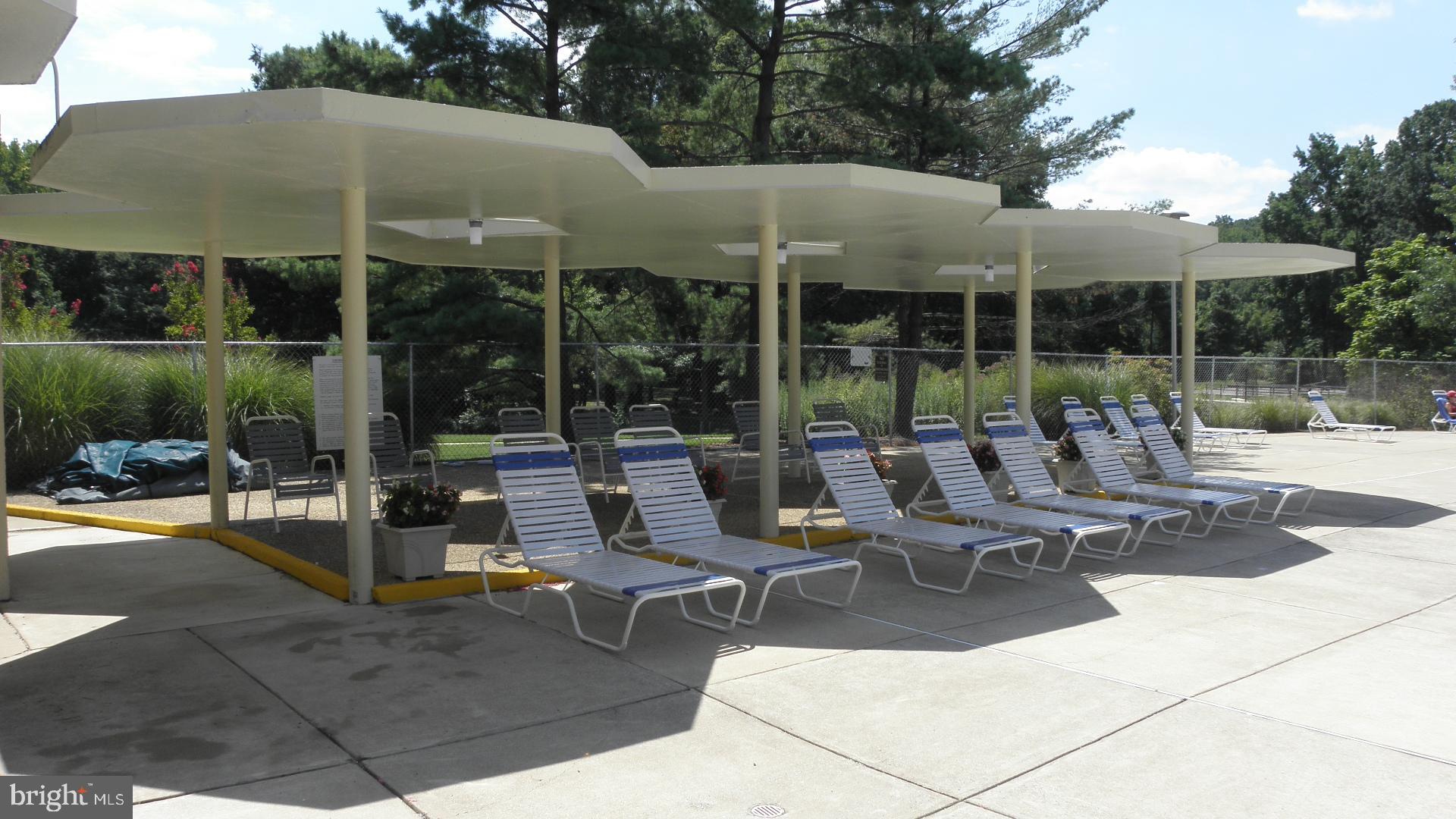 RIVER TOWERS - Residential Lease