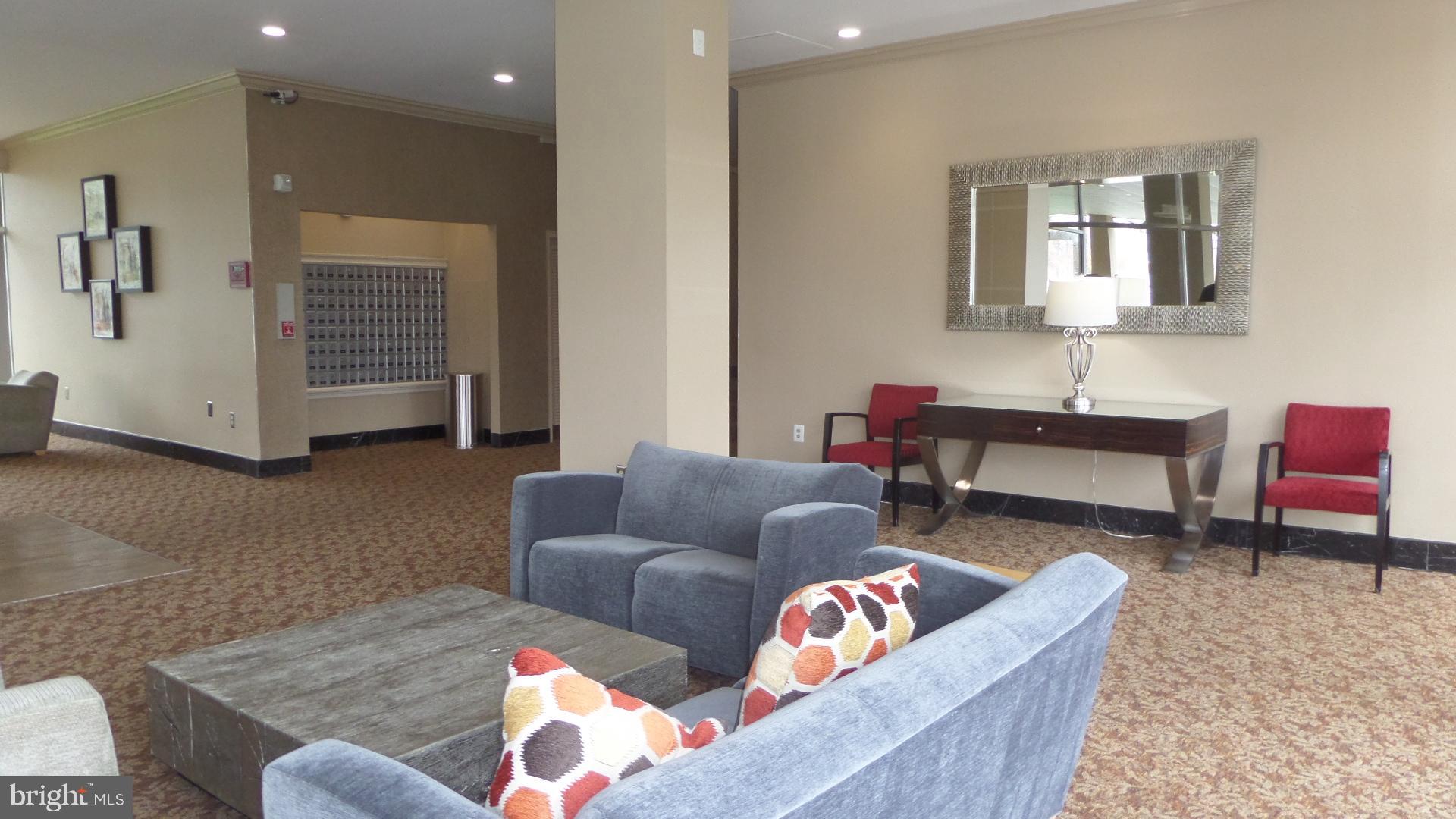 RIVER TOWERS - Residential Lease