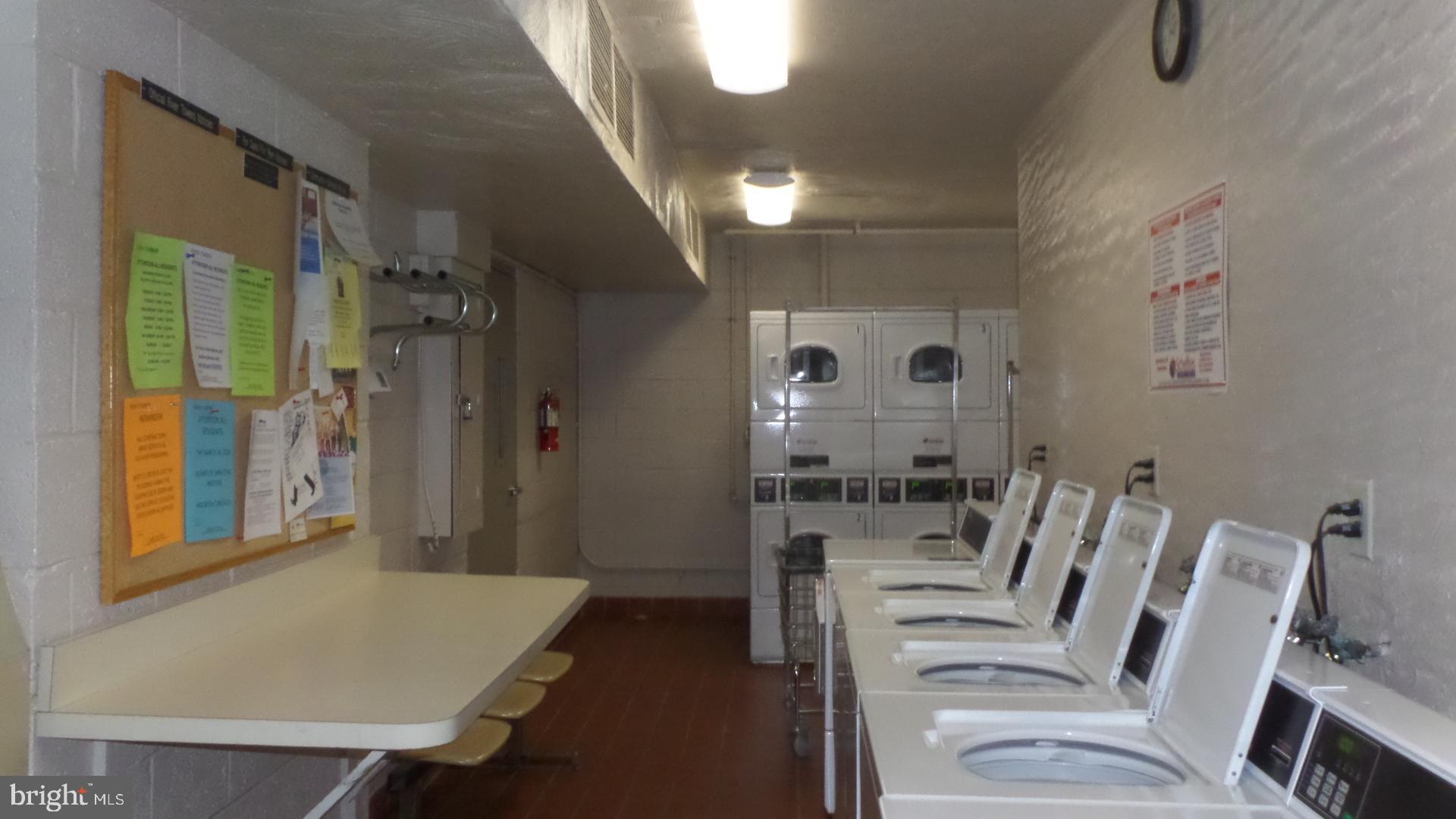 RIVER TOWERS - Residential Lease