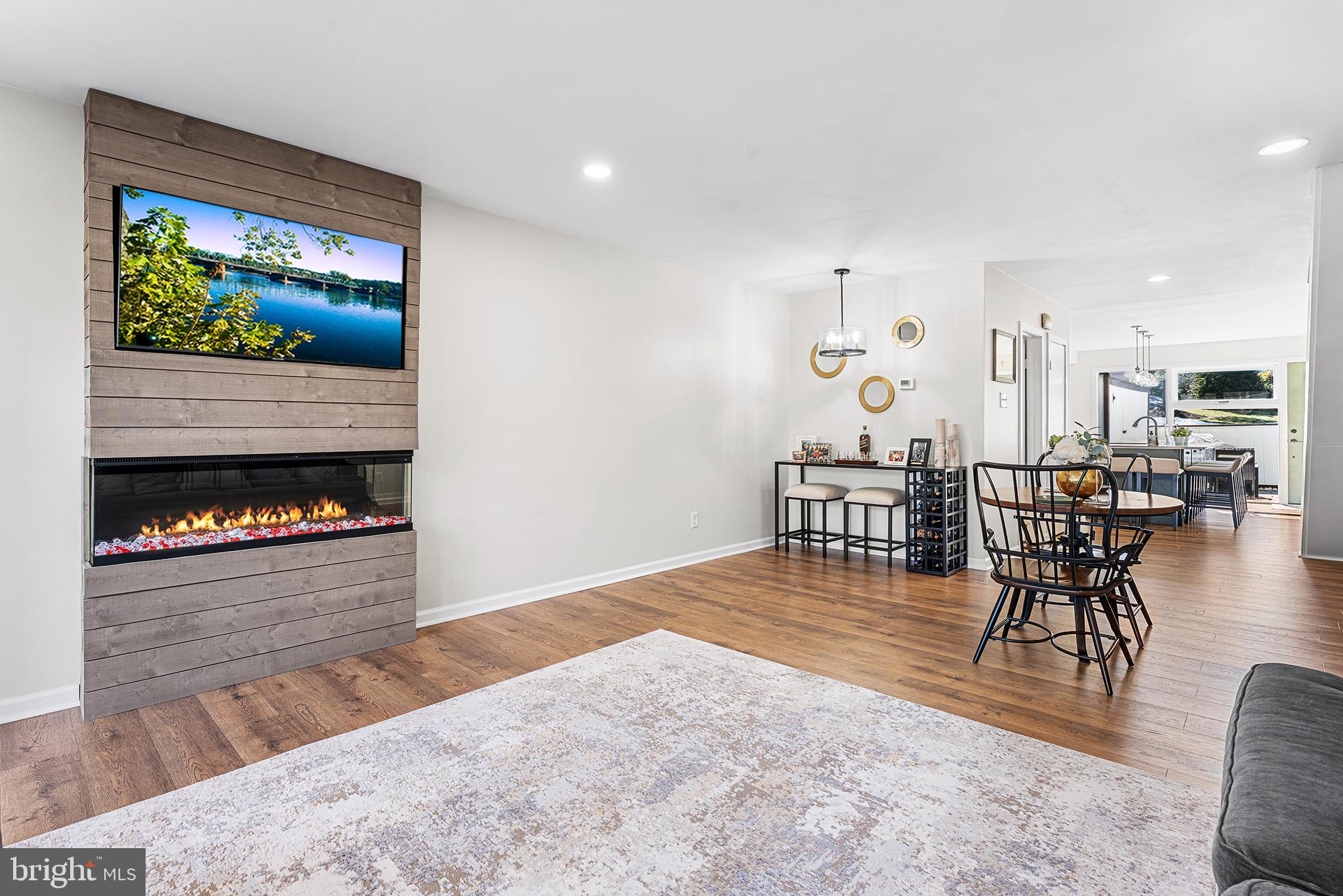 VILLAGE II - Residential