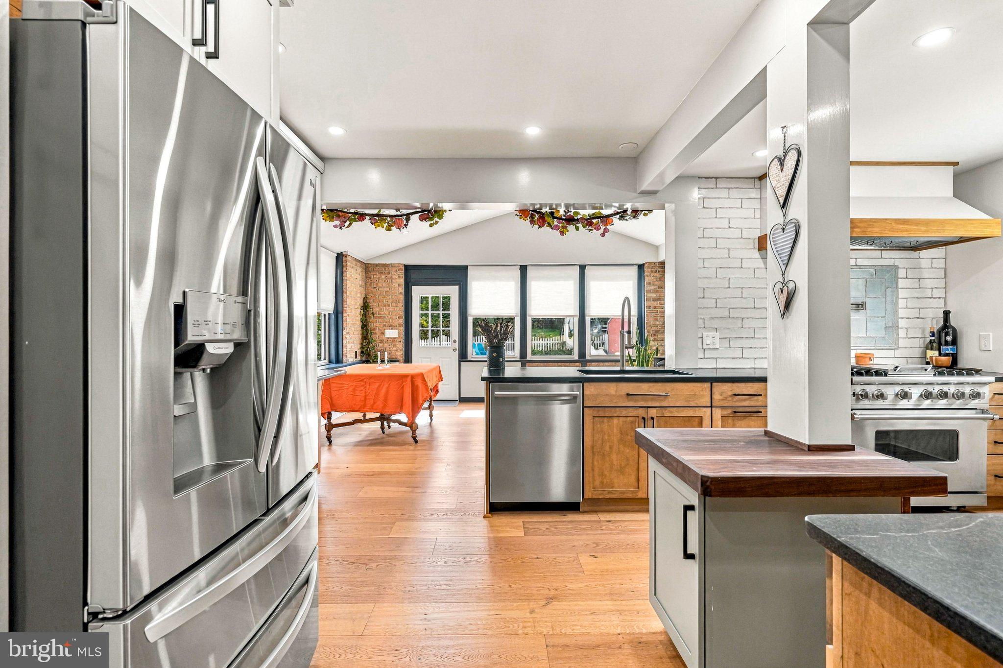 106 ANDERSON AVENUE