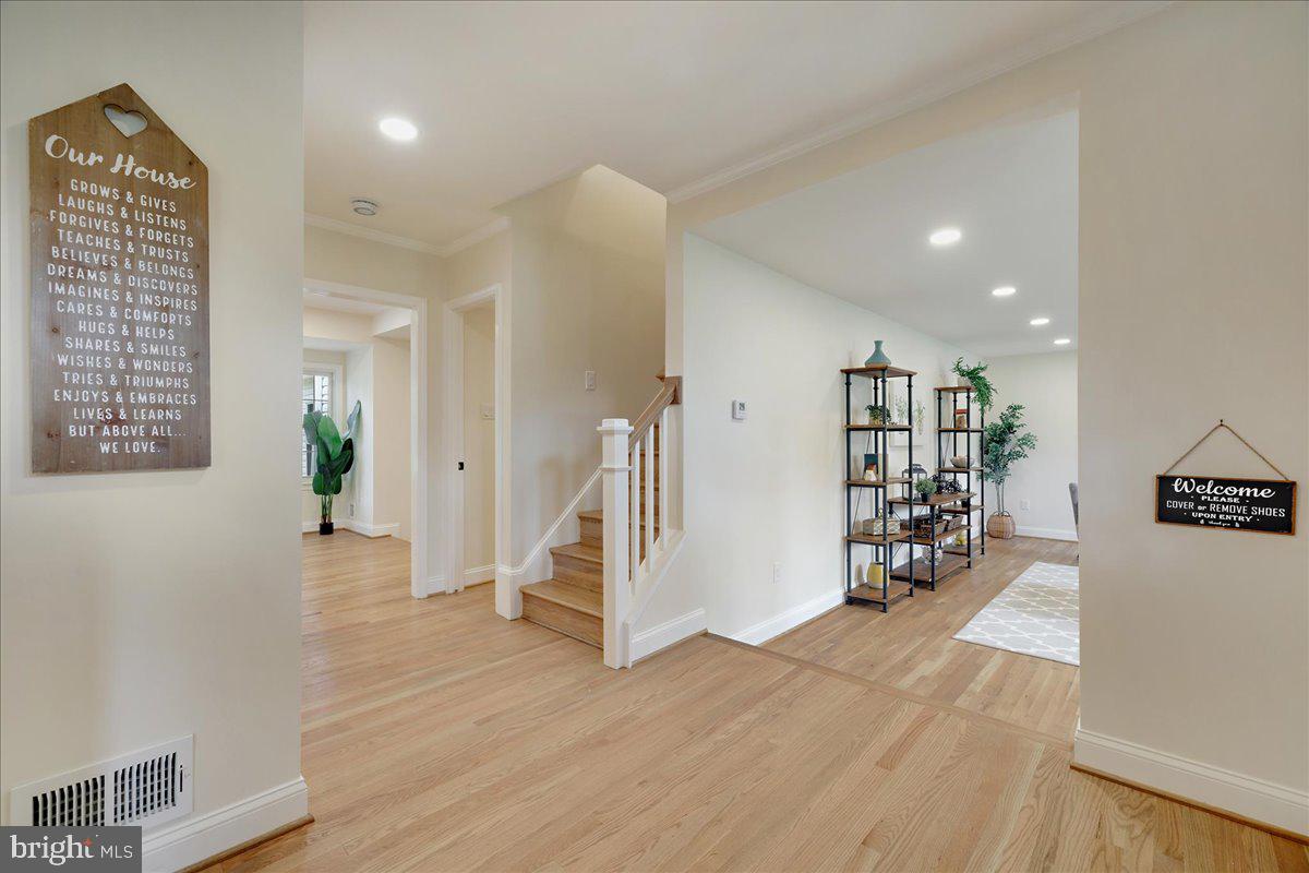 13517 MIDDLEVALE LANE