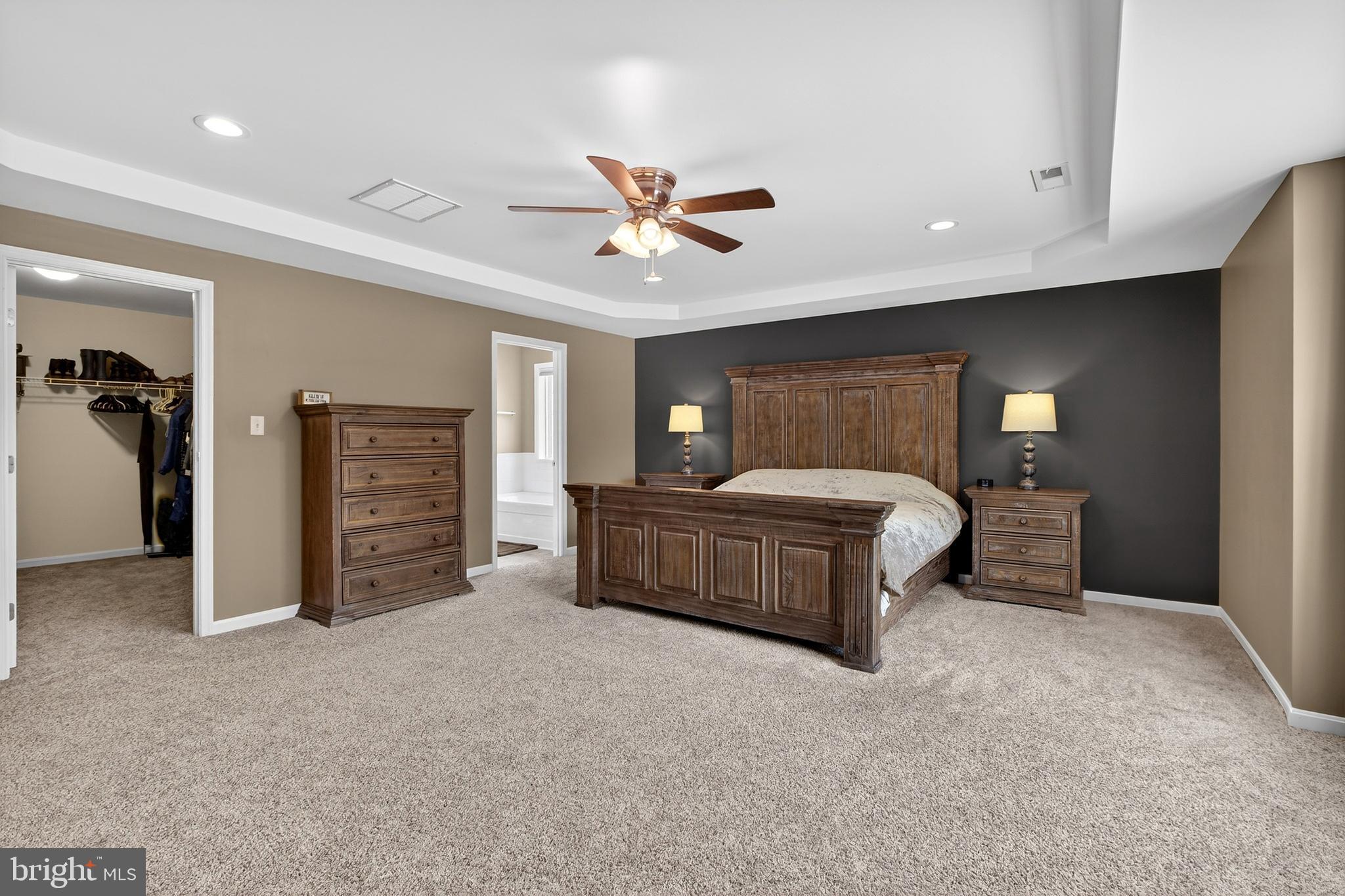 HUNTERS RUN - Residential