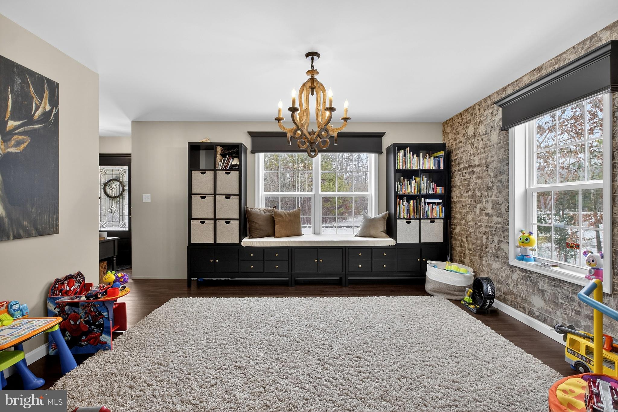 HUNTERS RUN - Residential