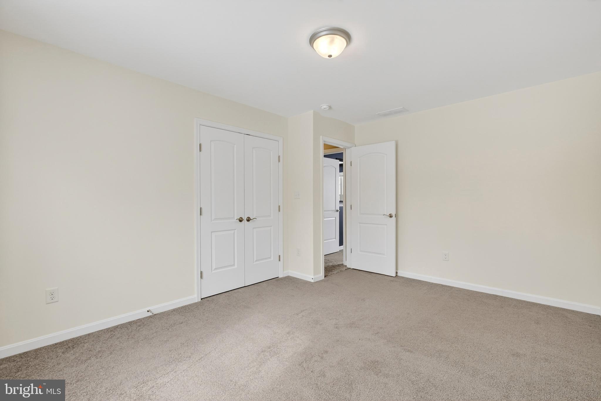 HUNTERS RUN - Residential