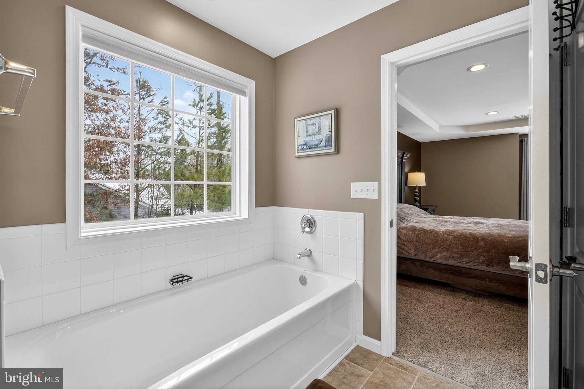 HUNTERS RUN - Residential