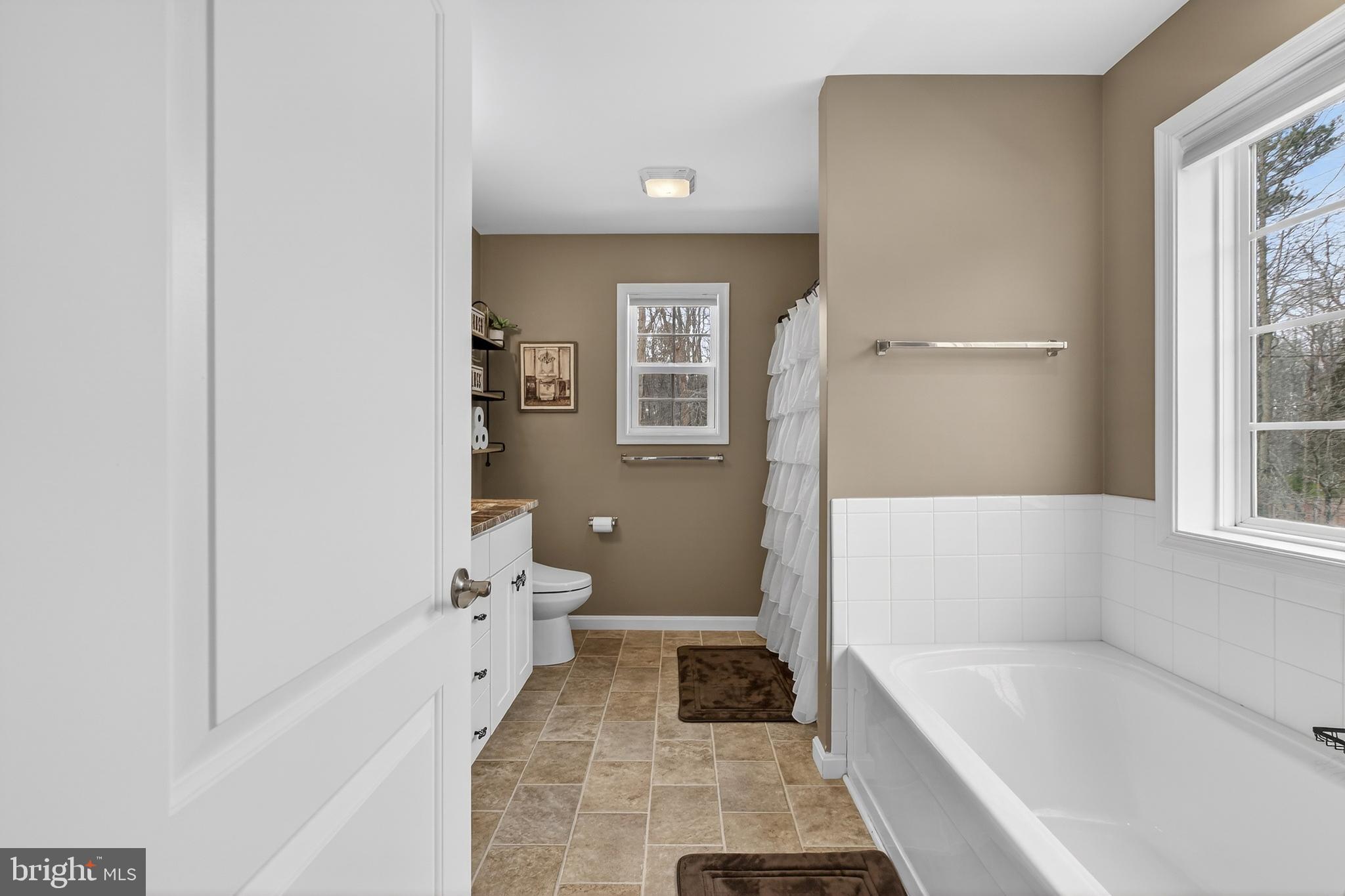 HUNTERS RUN - Residential