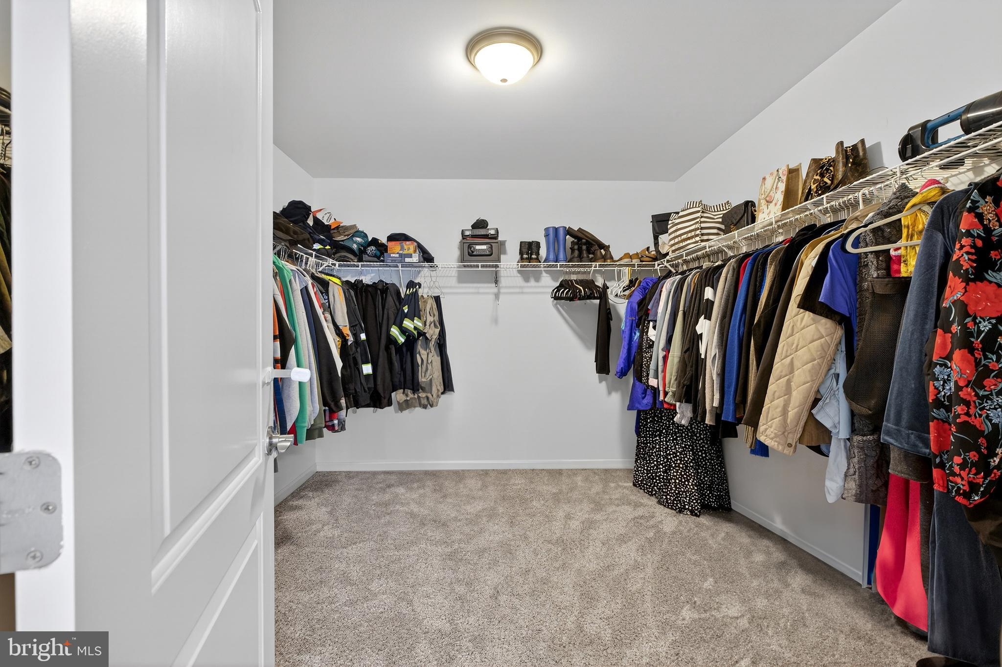 HUNTERS RUN - Residential