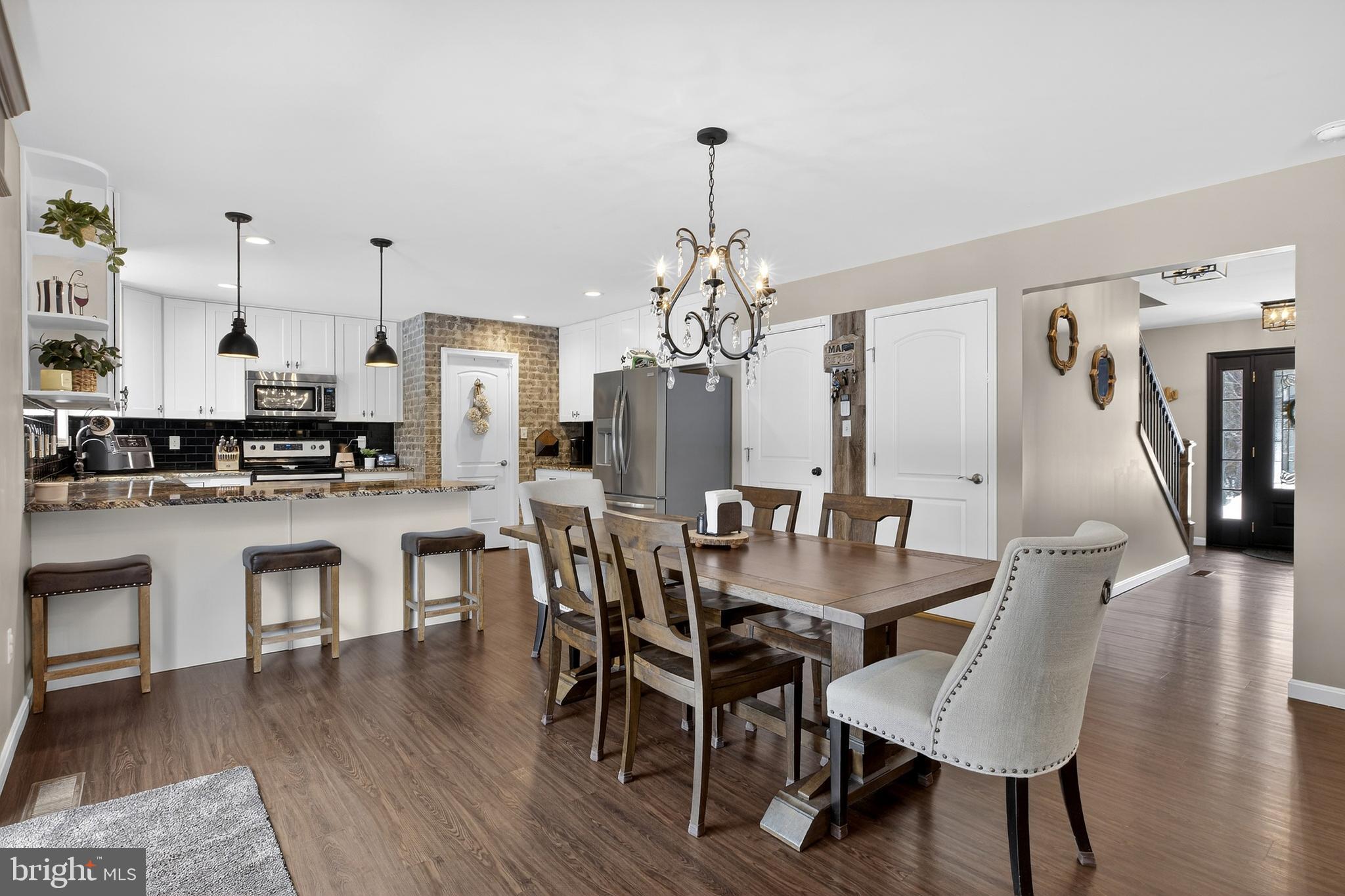 HUNTERS RUN - Residential