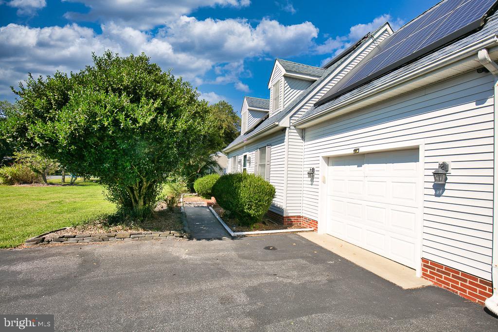 803 LYNDHURST LANE