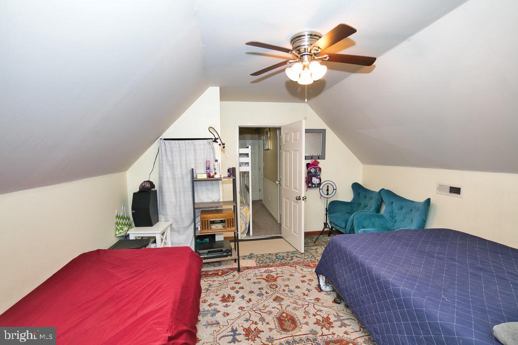 KING WILLIAMS COURT - Residential