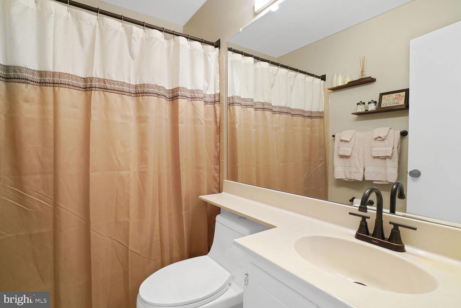 DUNN LORING VILLAGE - Residential