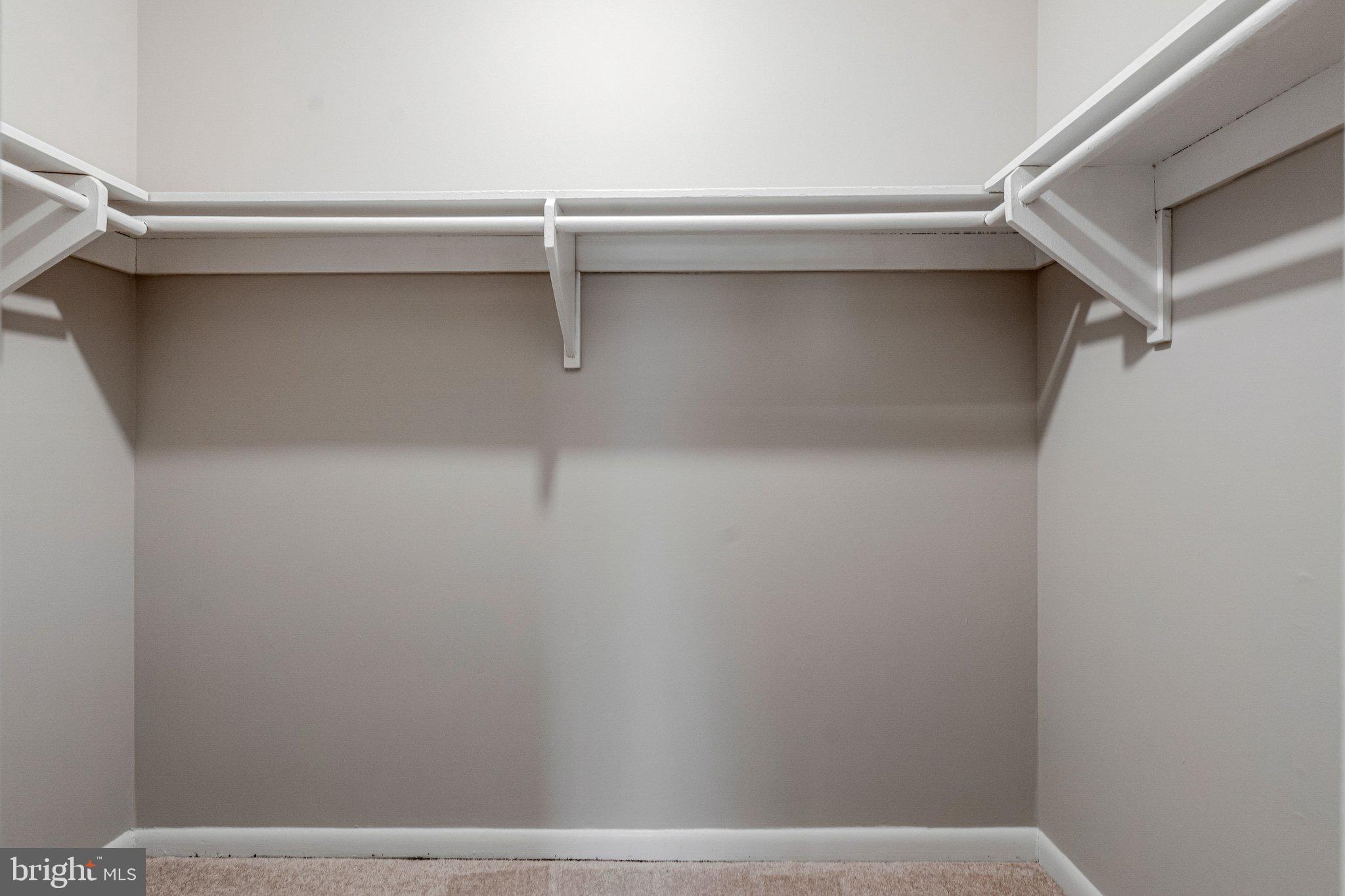 MC LEAN CHASE - Residential